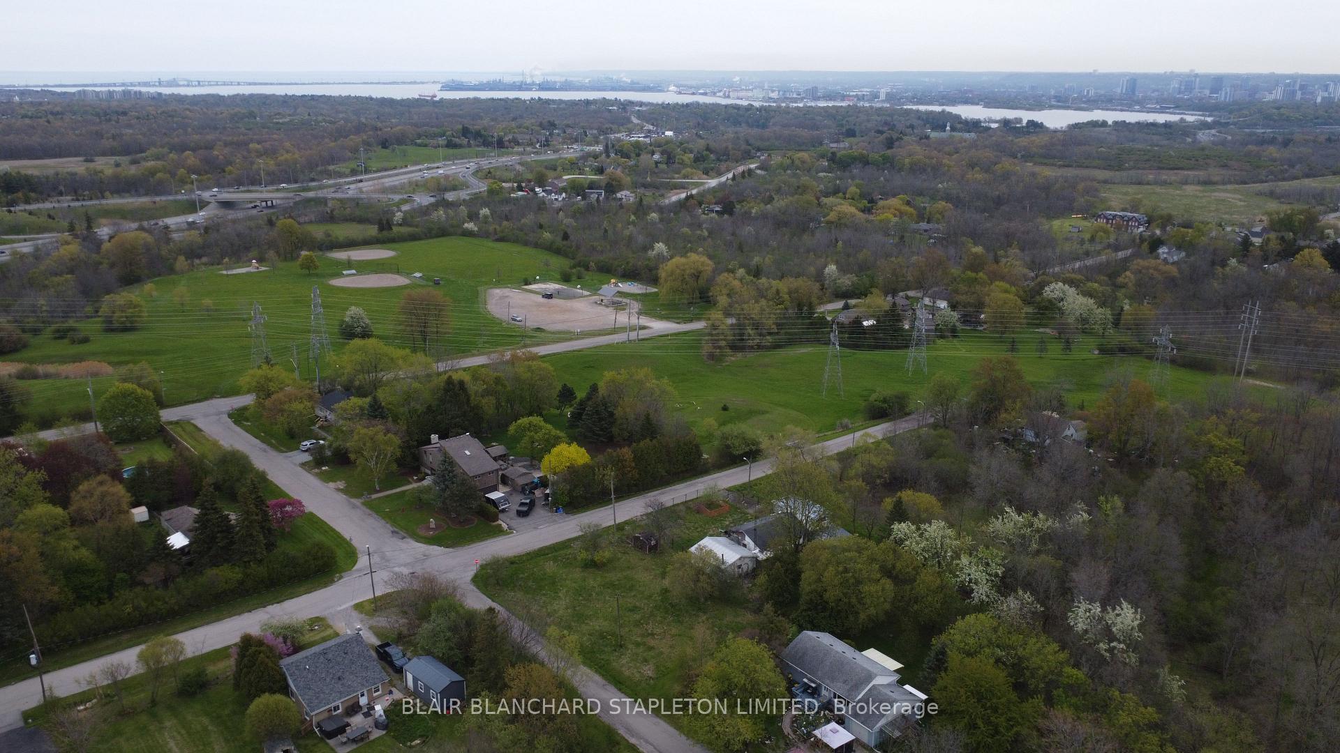 Photo 6 of 74 Best Avenue, Hamilton, Dundas — HOMEH