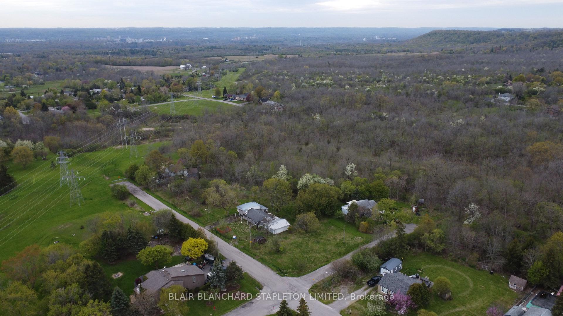 Photo 7 of 74 Best Avenue, Hamilton, Dundas — HOMEH