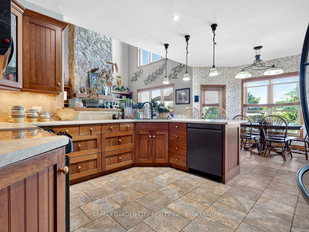 Photo 24 of 3297 Tallman Drive, Lincoln, Lincoln-Jordan/Vineland — HOMEH