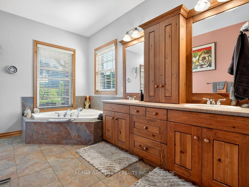 Photo 31 of 3297 Tallman Drive, Lincoln, Lincoln-Jordan/Vineland — HOMEH