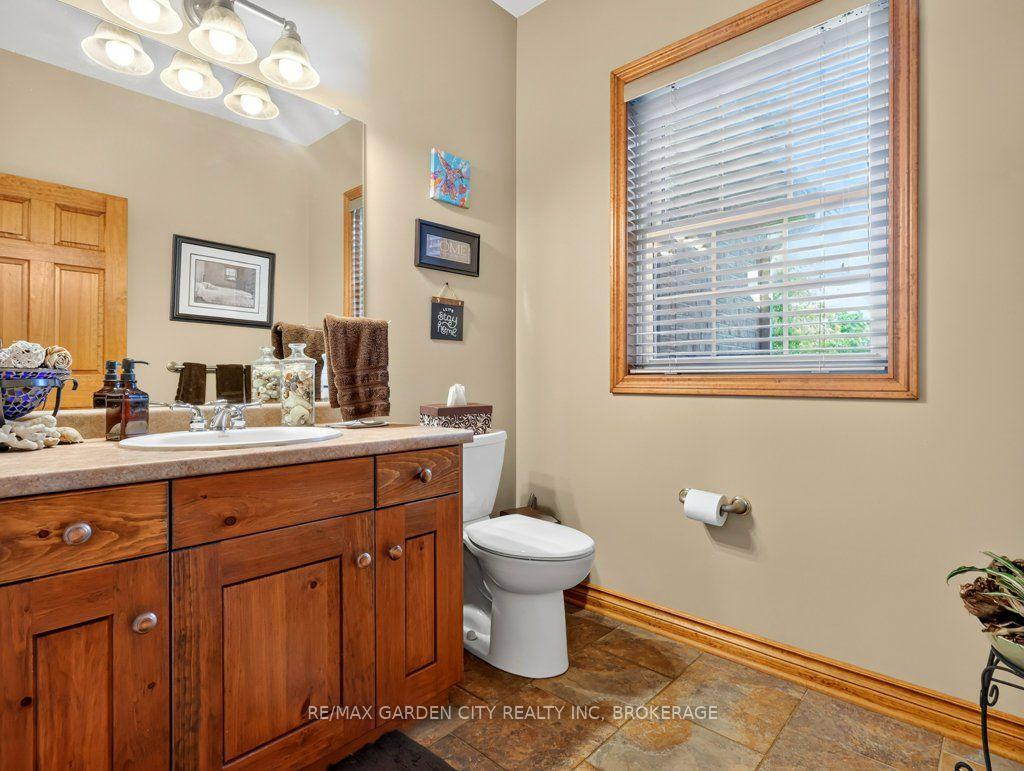 Photo 32 of 3297 Tallman Drive, Lincoln, Lincoln-Jordan/Vineland — HOMEH