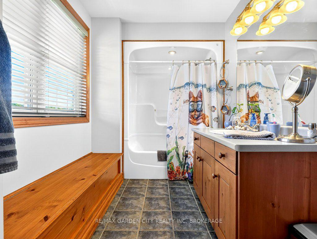 Photo 40 of 3297 Tallman Drive, Lincoln, Lincoln-Jordan/Vineland — HOMEH