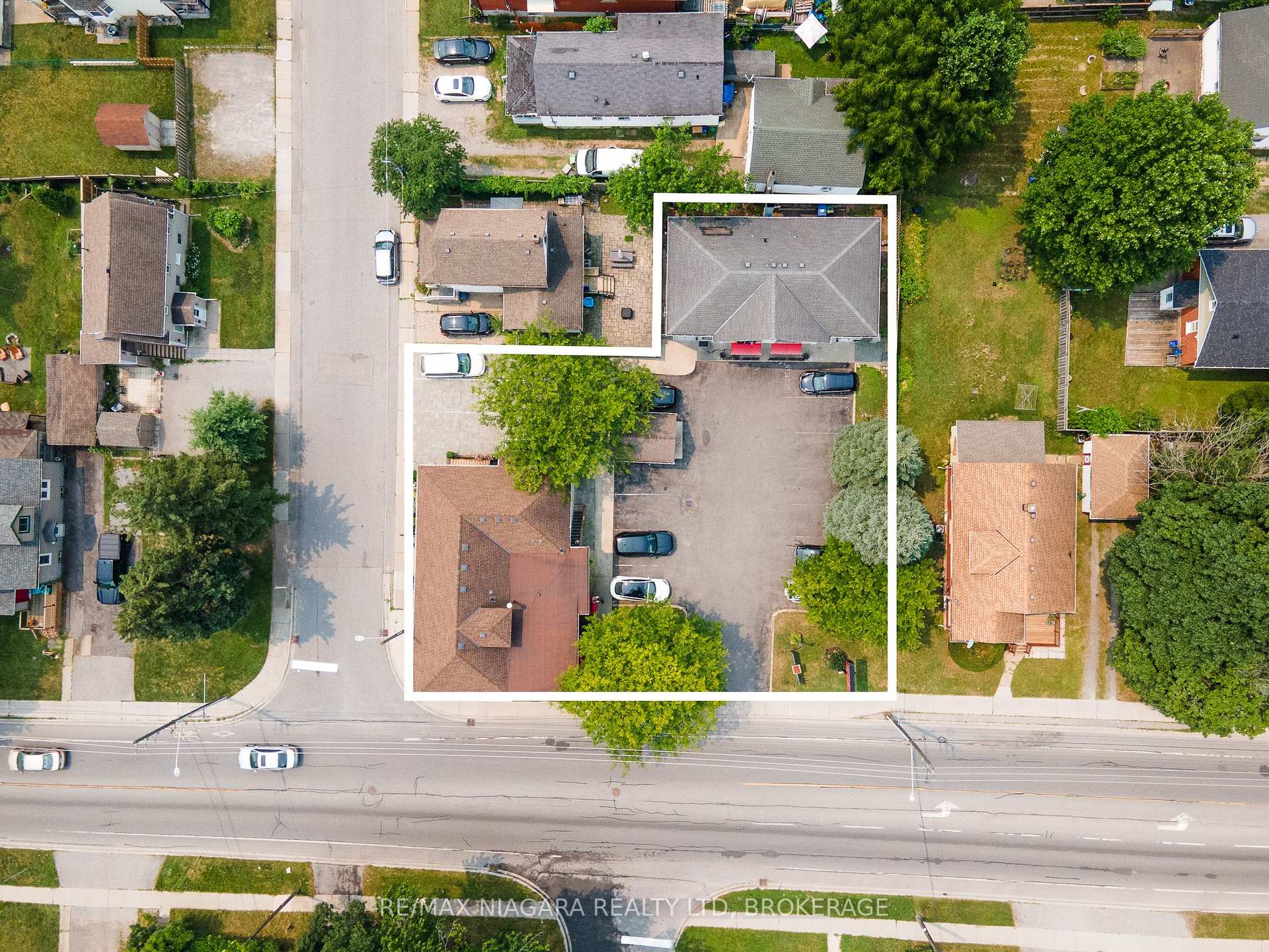 Photo 3 of 6235 Drummond Road, Niagara Falls, Dorchester — HOMEH