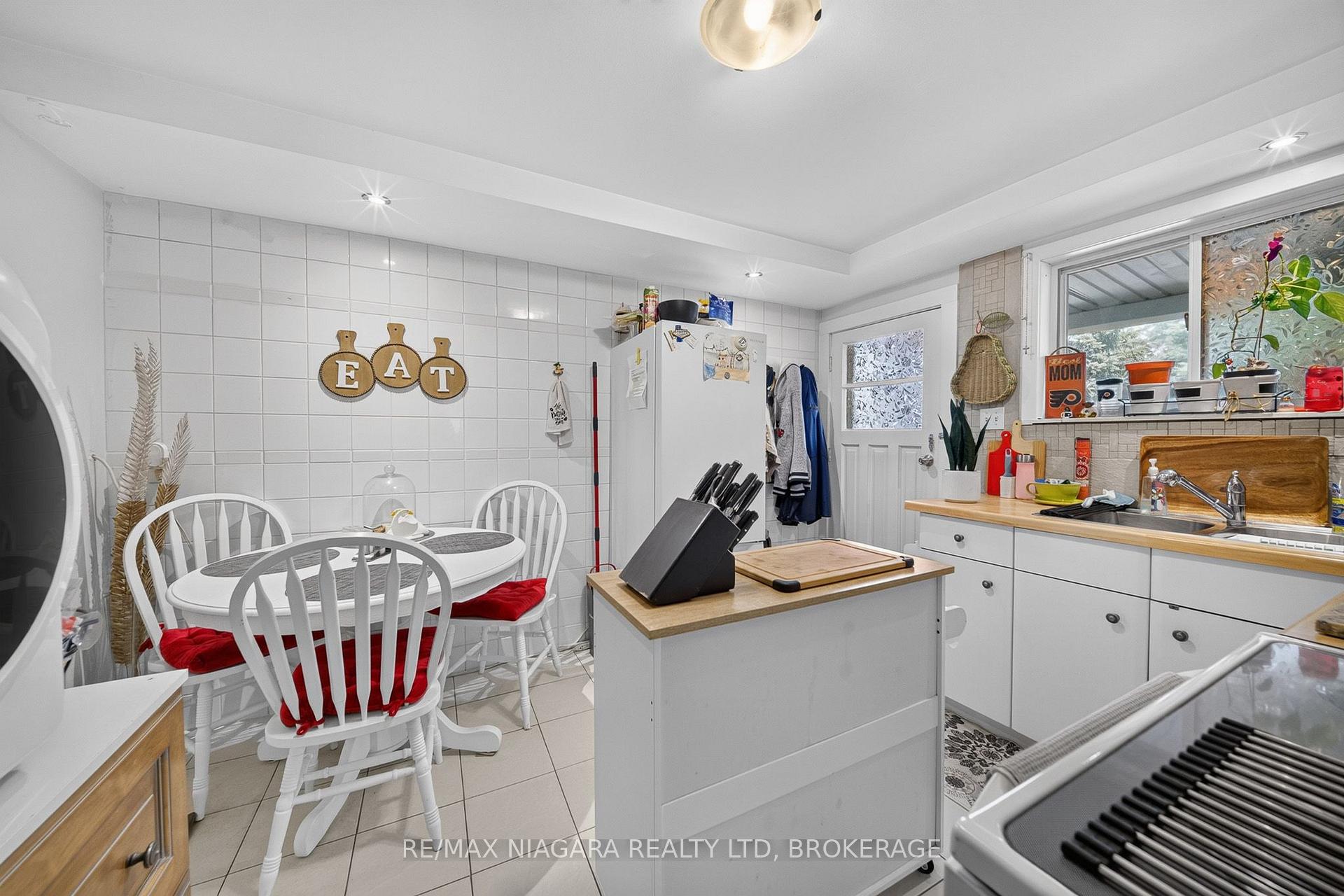 Photo 9 of 6235 Drummond Road, Niagara Falls, Dorchester — HOMEH