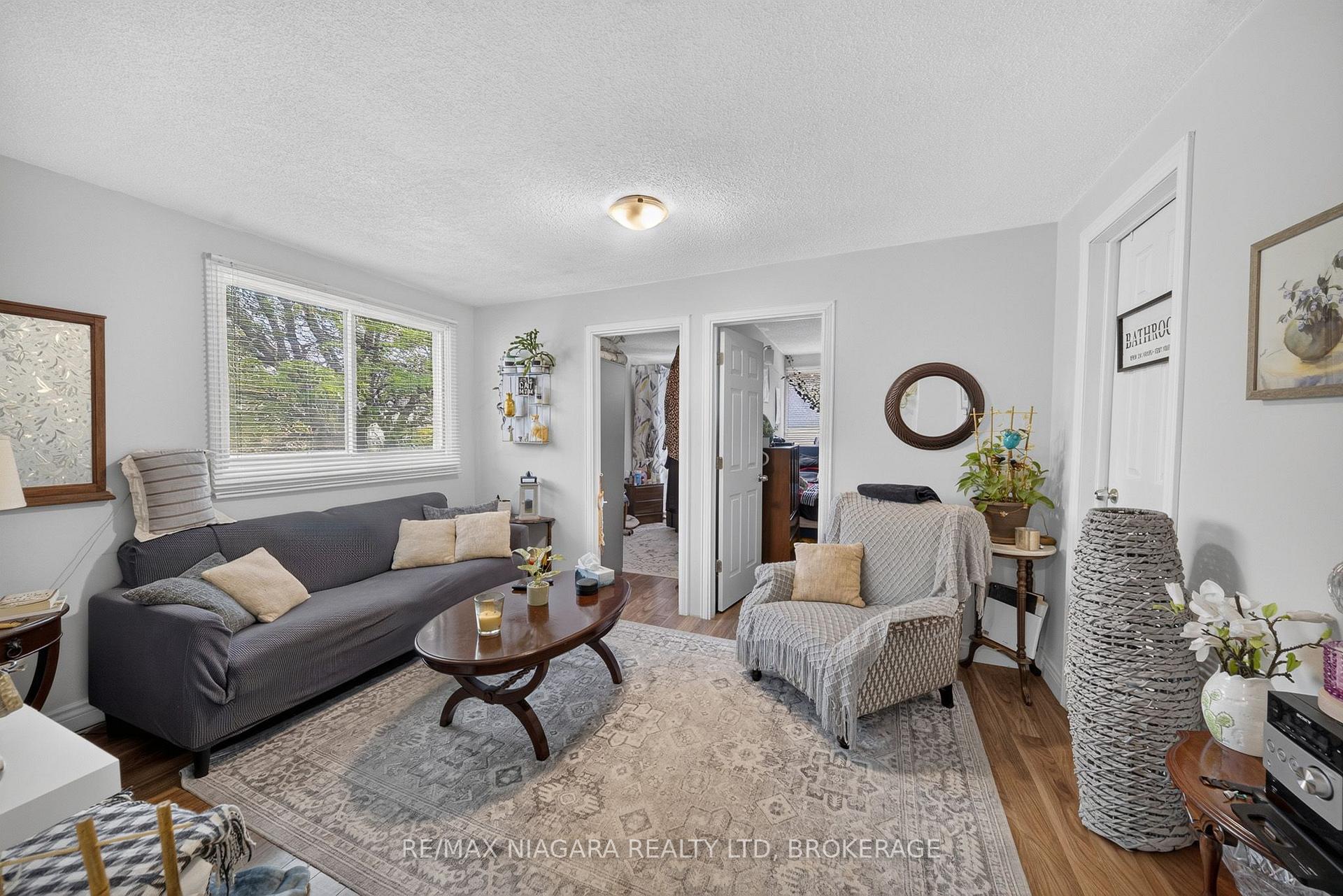 Photo 11 of 6235 Drummond Road, Niagara Falls, Dorchester — HOMEH