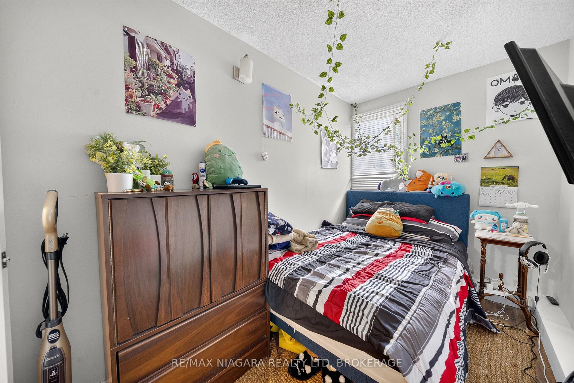 Photo 13 of 6235 Drummond Road, Niagara Falls, Dorchester — HOMEH