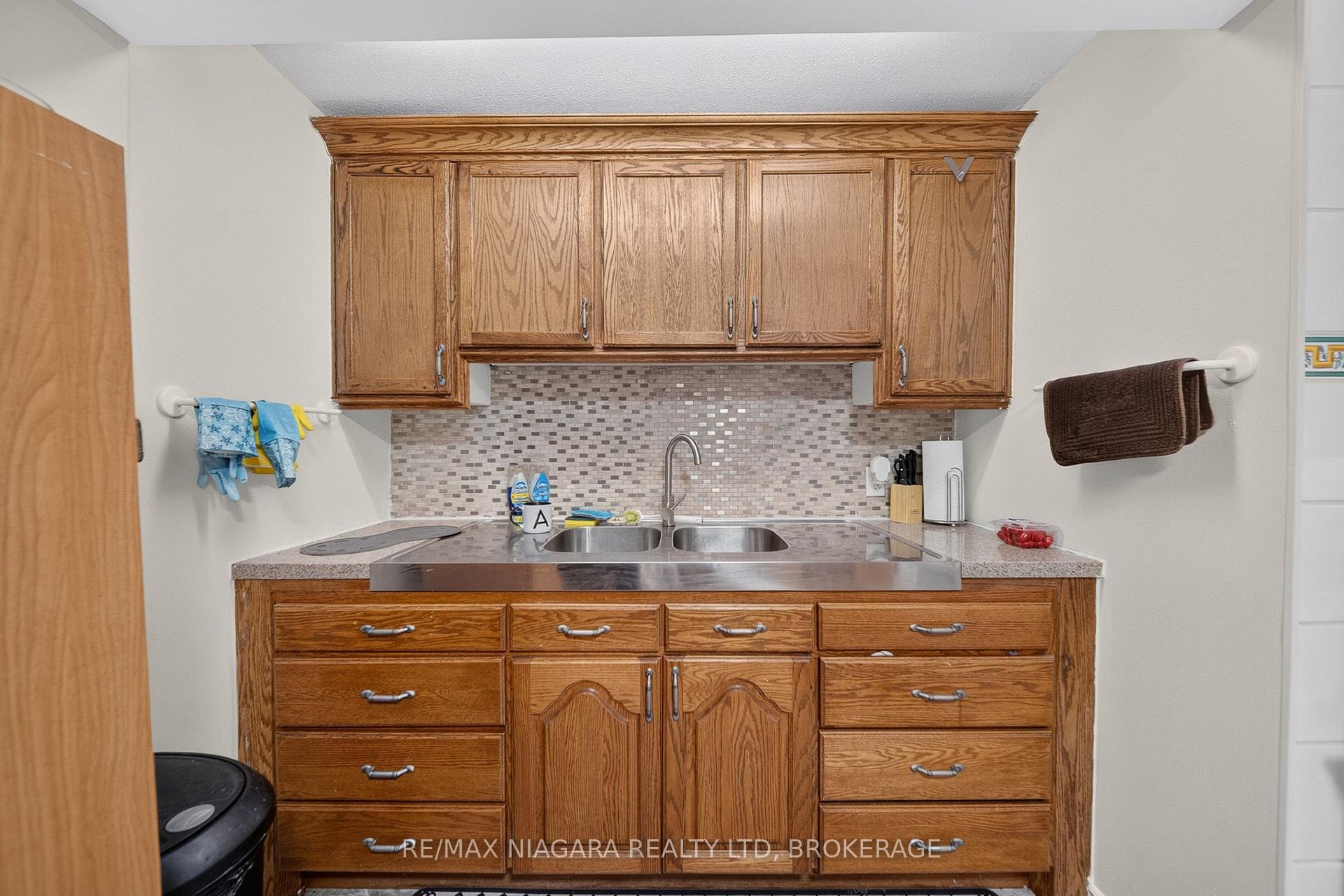 Photo 23 of 6235 Drummond Road, Niagara Falls, Dorchester — HOMEH
