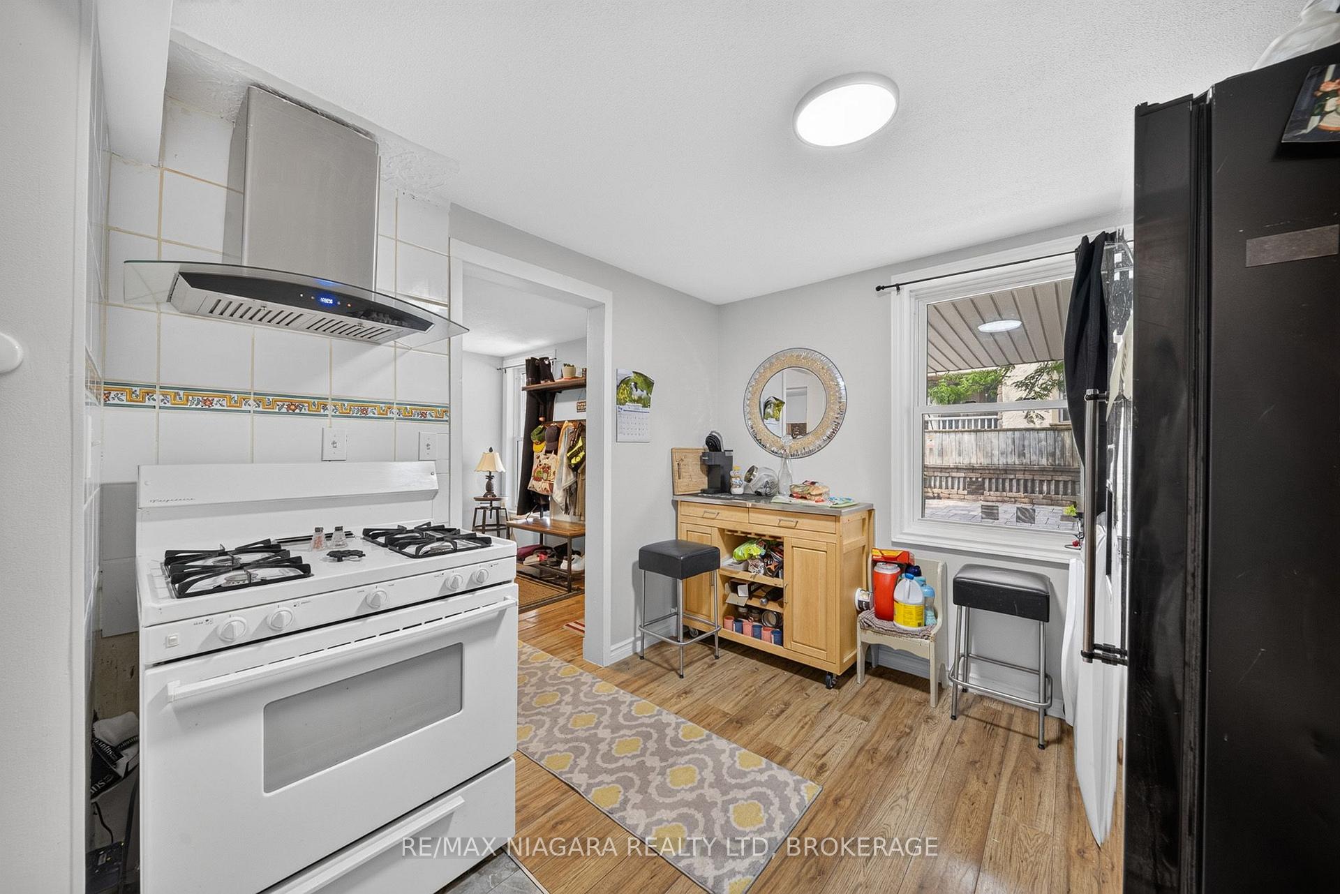 Photo 24 of 6235 Drummond Road, Niagara Falls, Dorchester — HOMEH