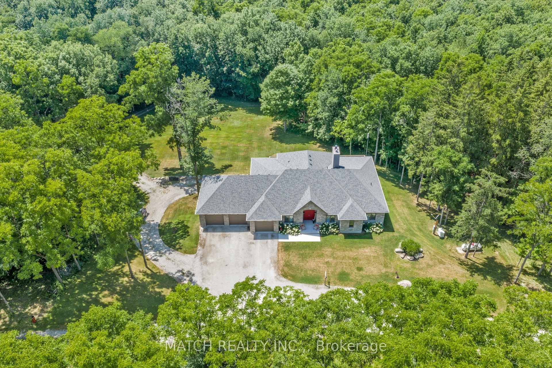 Photo 3 of 17000 Storey Drive, Thames Centre, Rural Thames Centre — HOMEH