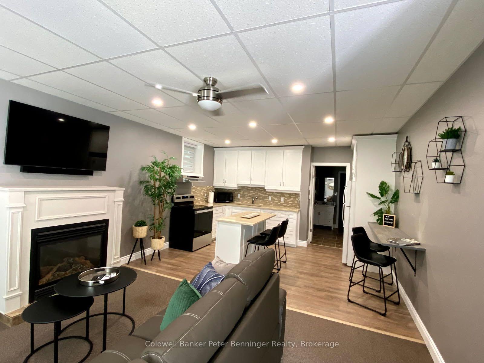 Photo 4 of 411-413 Durham Street E, Brockton — HOMEH