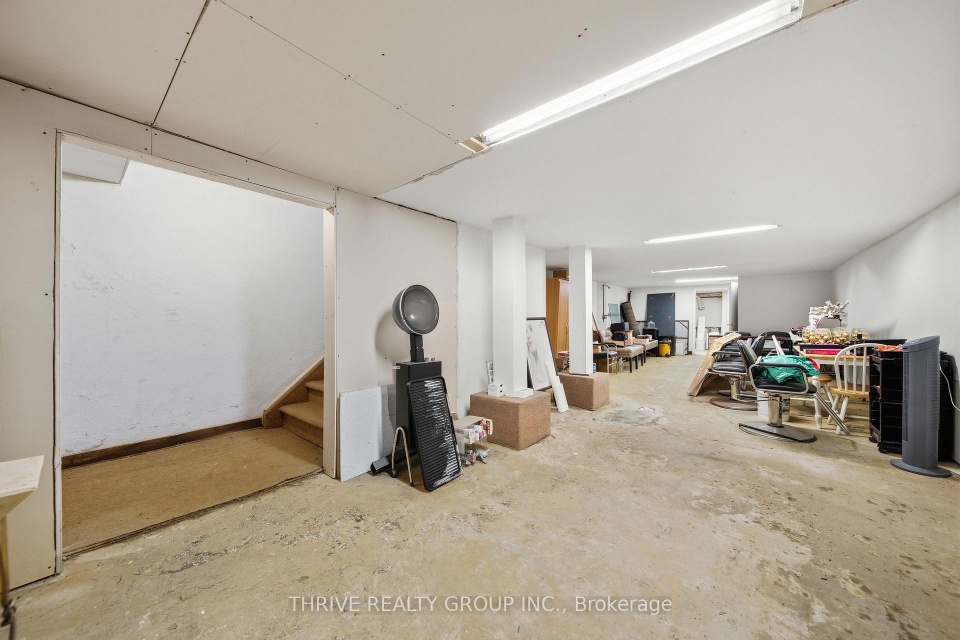 Photo 19 of 119 Dundas Street, London, East K — HOMEH