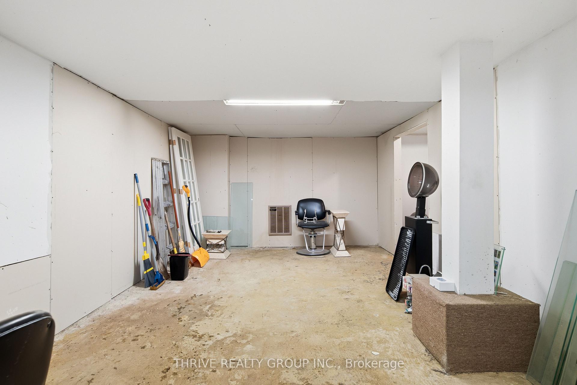 Photo 20 of 119 Dundas Street, London, East K — HOMEH