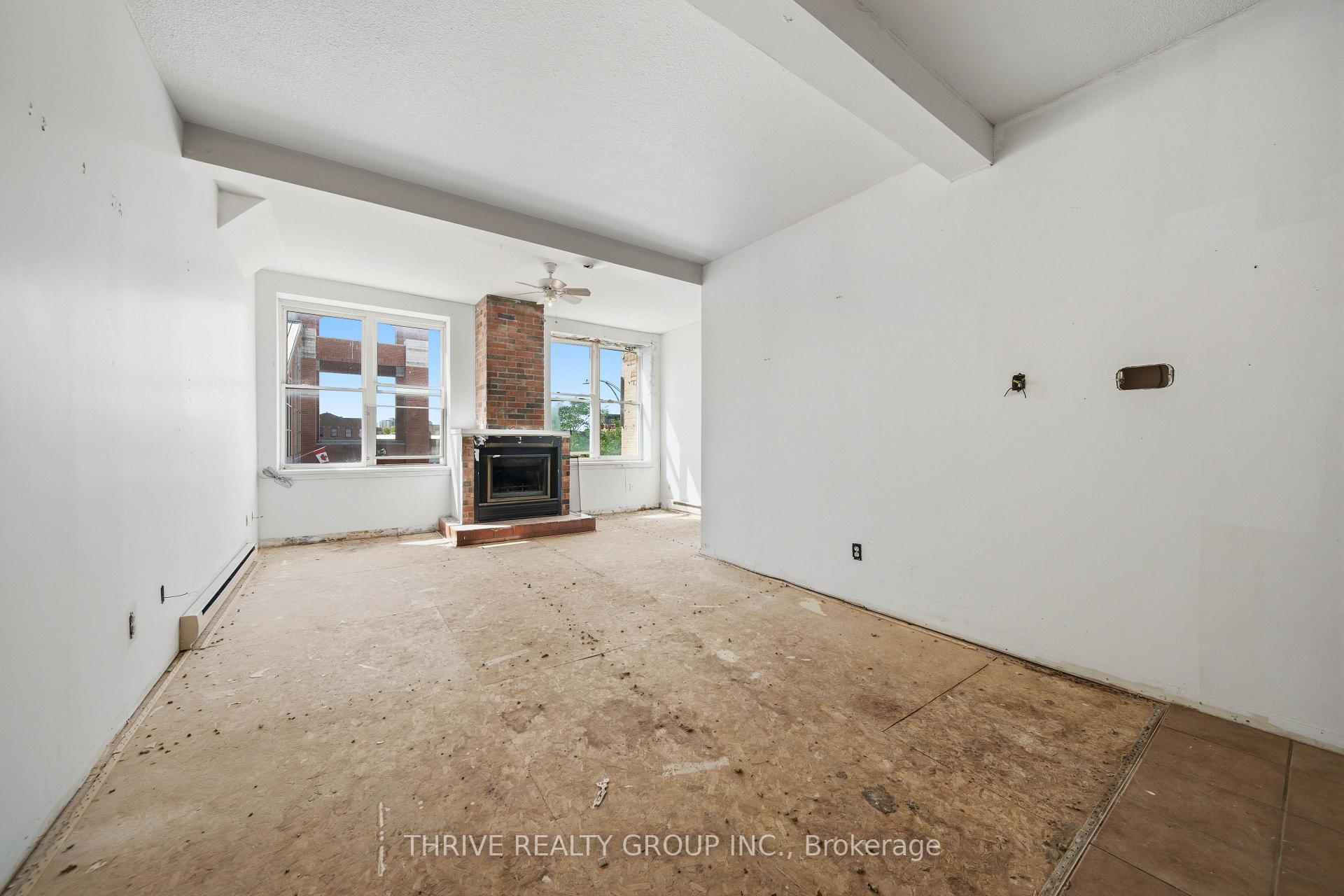 Photo 24 of 119 Dundas Street, London, East K — HOMEH