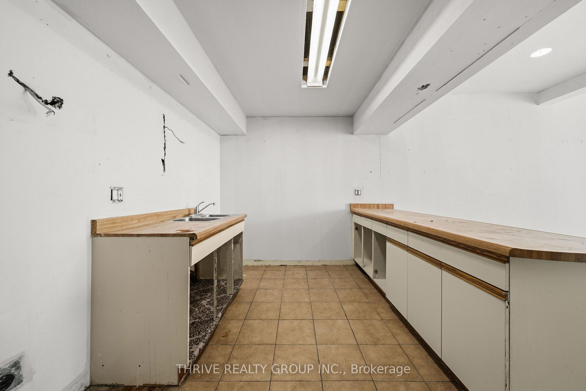 Photo 28 of 119 Dundas Street, London, East K — HOMEH