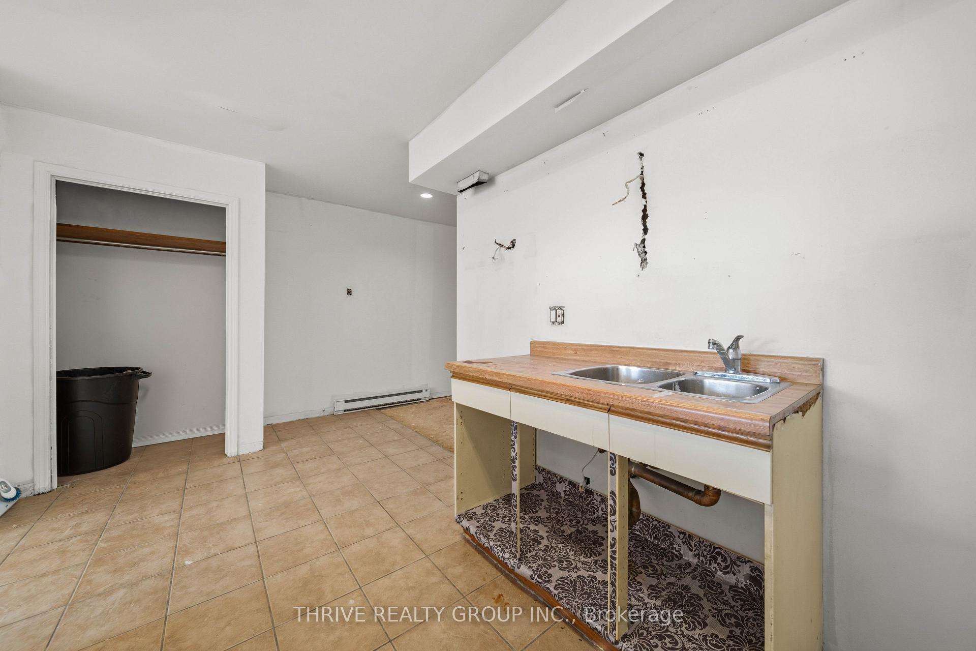 Photo 29 of 119 Dundas Street, London, East K — HOMEH