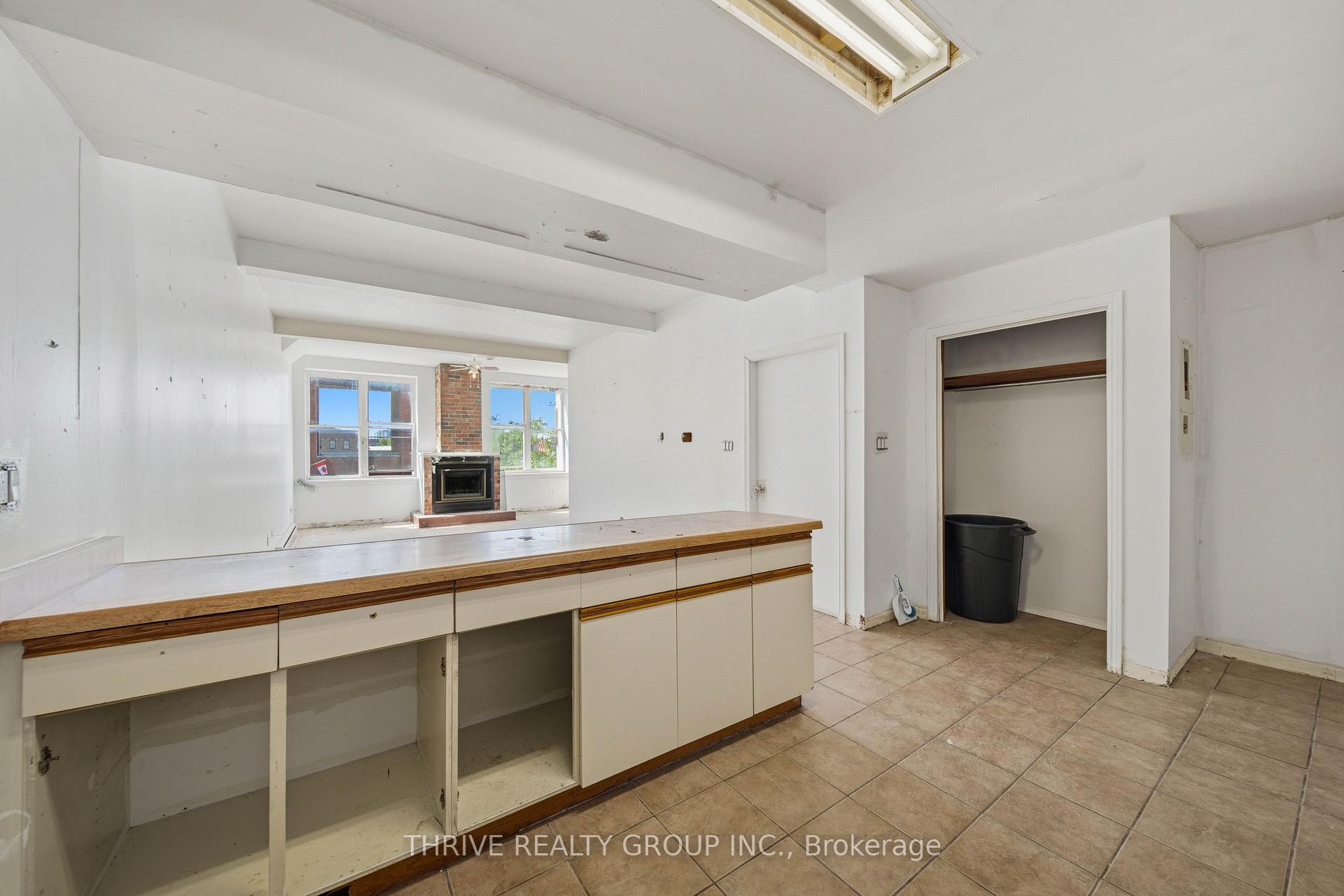 Photo 30 of 119 Dundas Street, London, East K — HOMEH