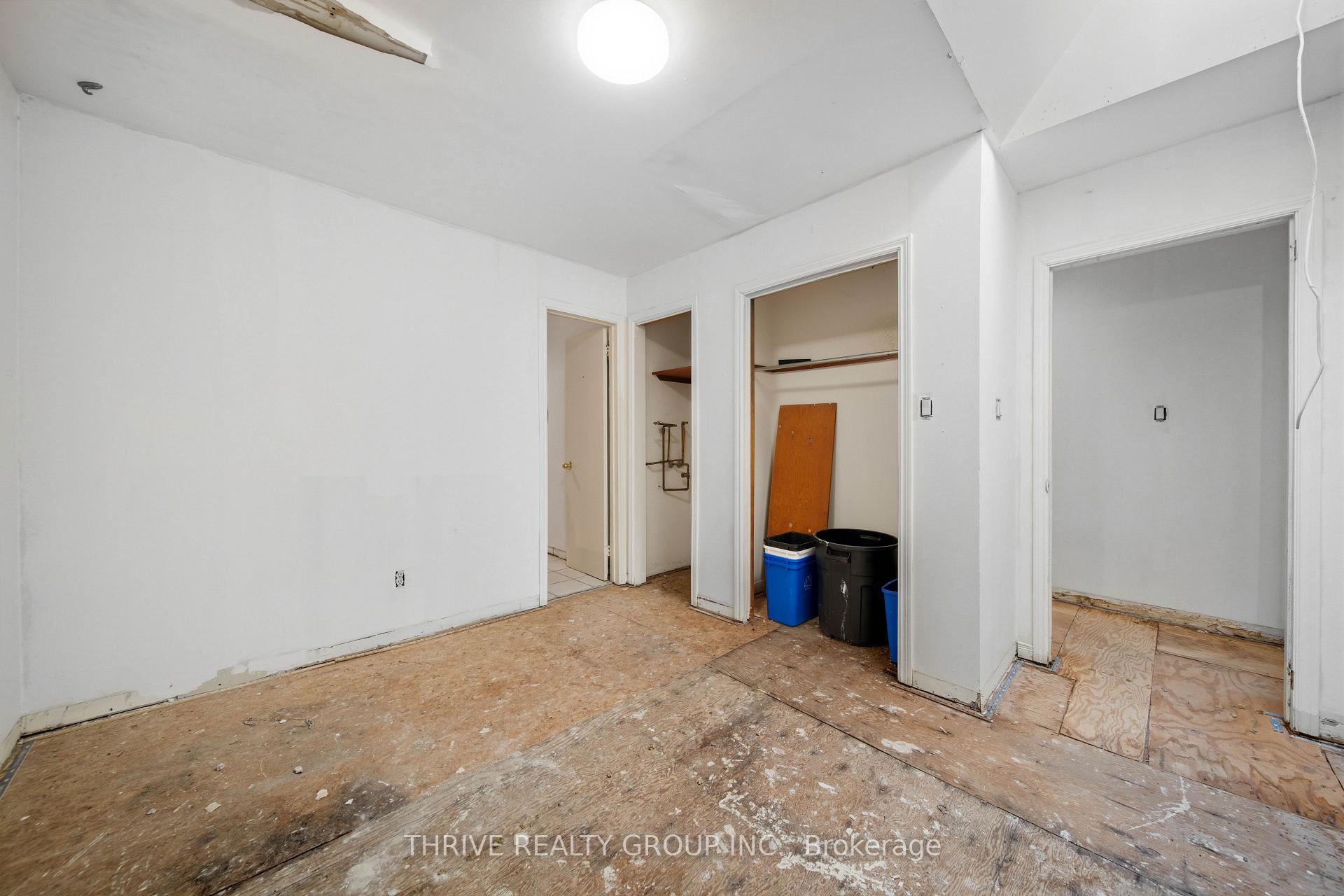 Photo 36 of 119 Dundas Street, London, East K — HOMEH