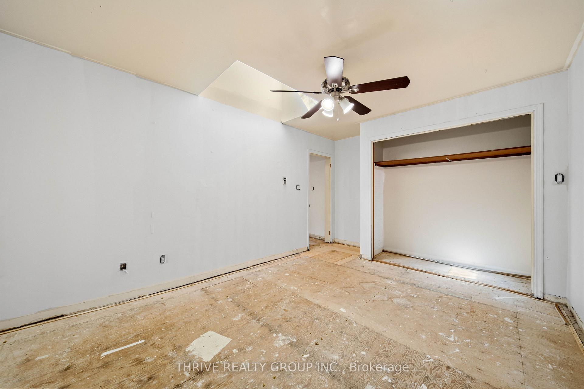 Photo 38 of 119 Dundas Street, London, East K — HOMEH