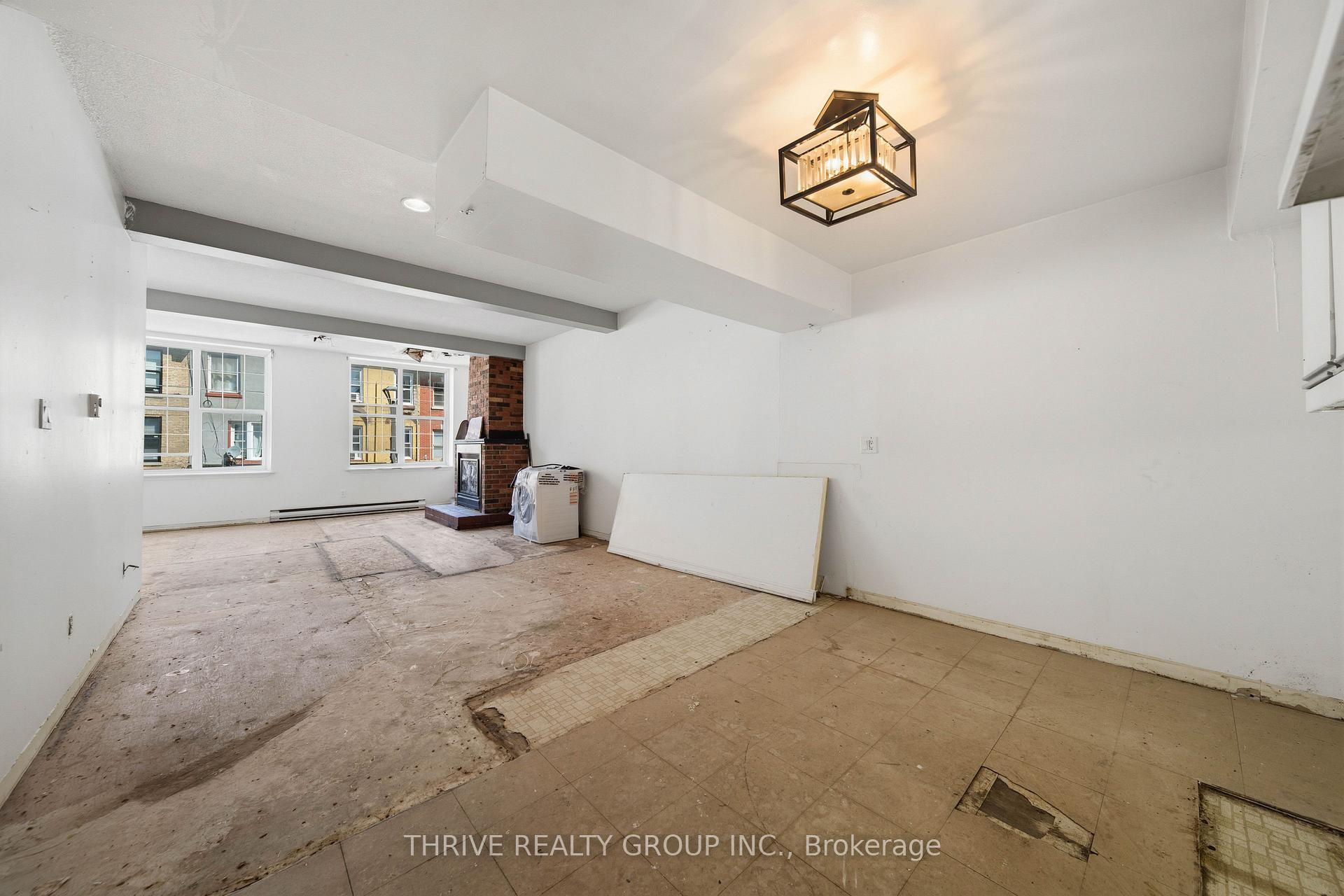 Photo 41 of 119 Dundas Street, London, East K — HOMEH