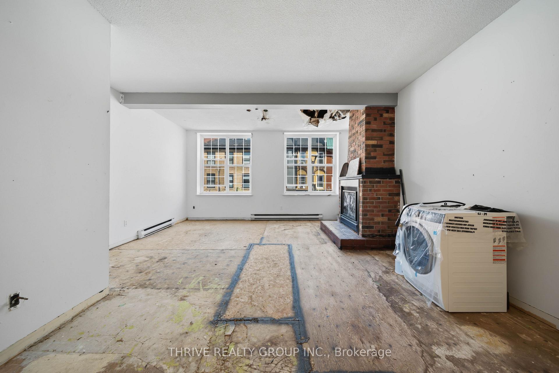 Photo 42 of 119 Dundas Street, London, East K — HOMEH