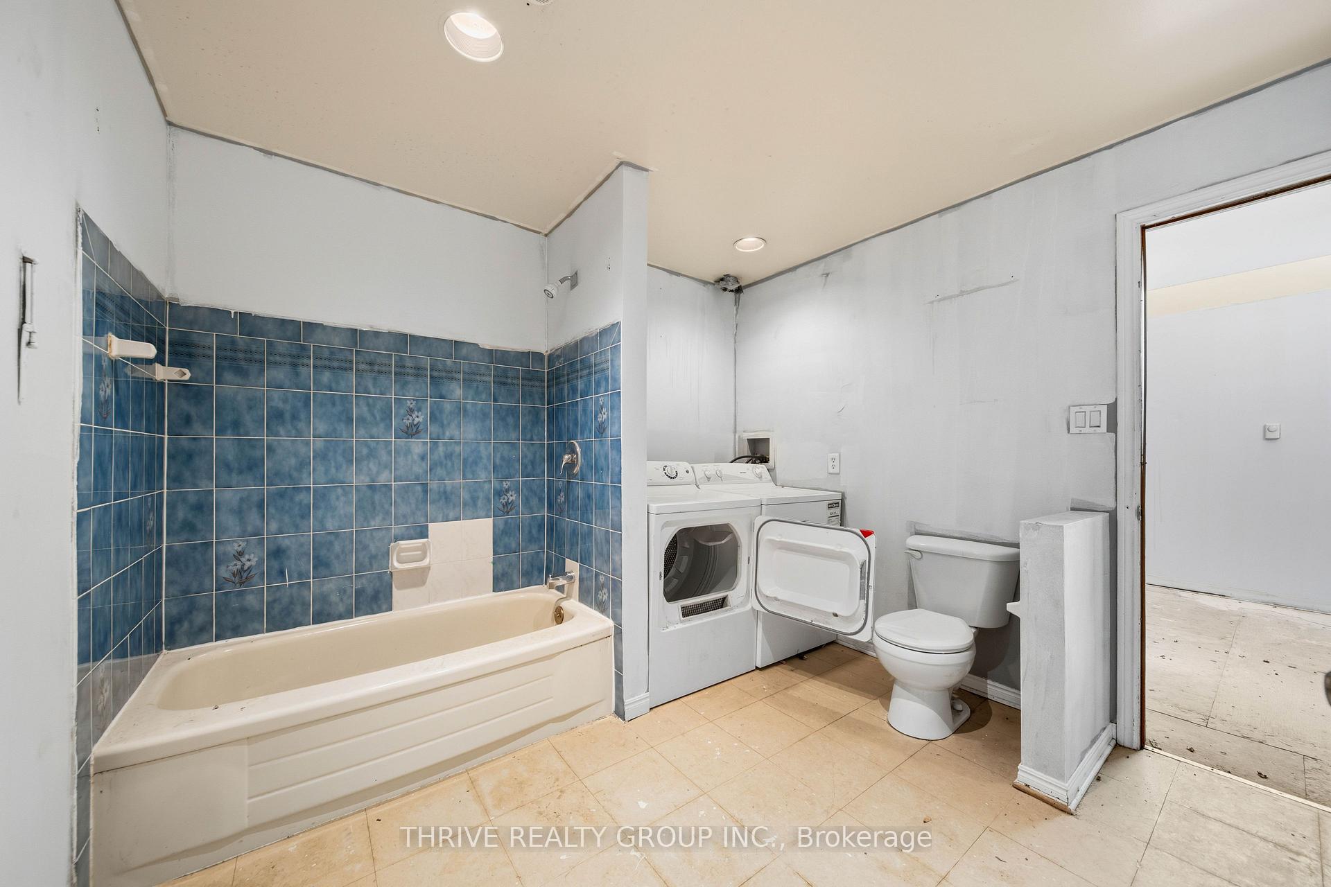 Photo 47 of 119 Dundas Street, London, East K — HOMEH