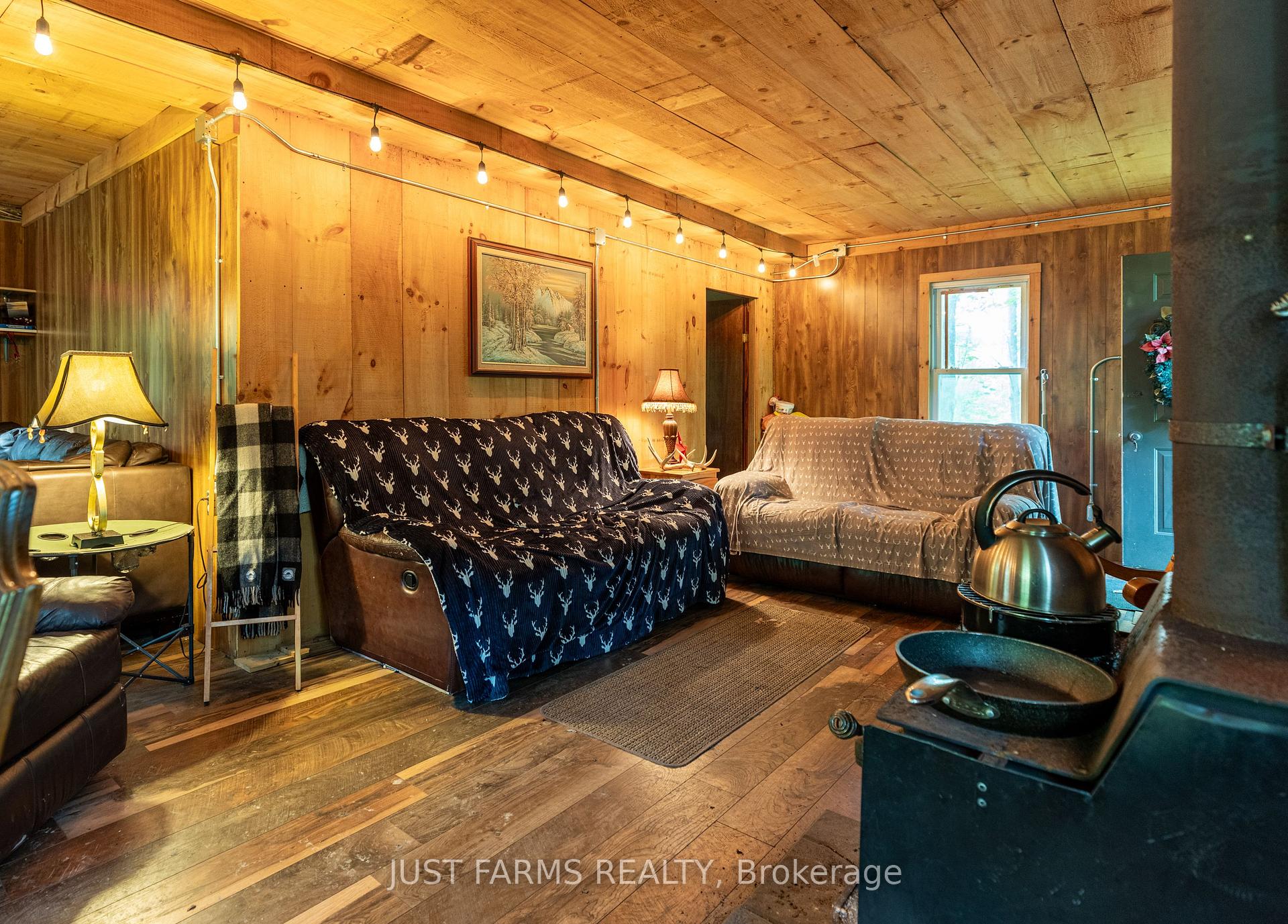 Photo 8 of 1052 Longwoods Road, Southwest Middlesex, Rural Southwest Middlesex — HOMEH