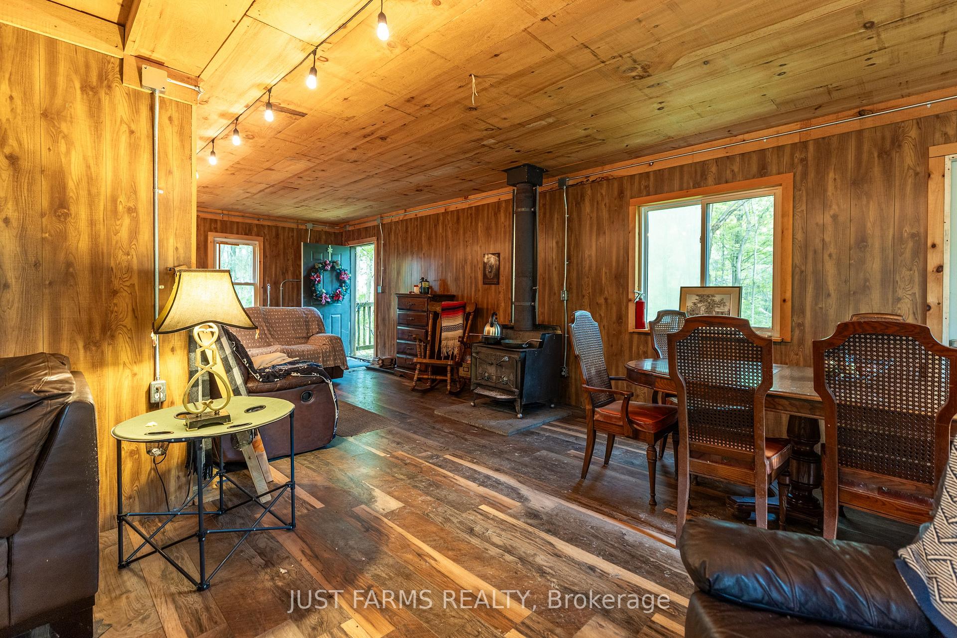 Photo 11 of 1052 Longwoods Road, Southwest Middlesex, Rural Southwest Middlesex — HOMEH