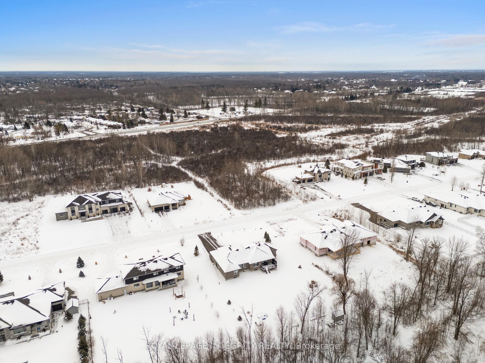 Photo 9 of 671 Ballycastle Crescent, Ottawa, Riverside South — HOMEH
