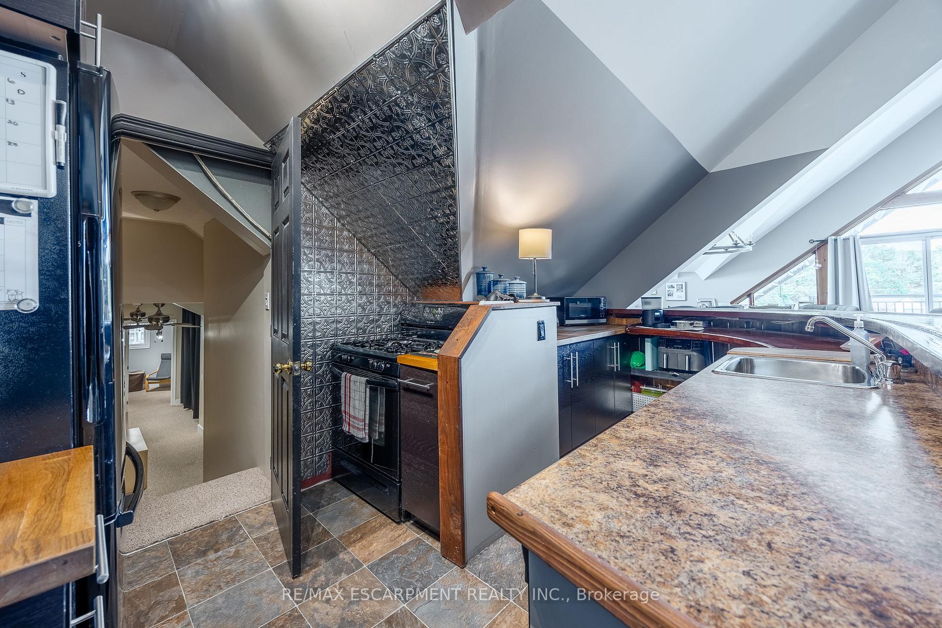 Photo 14 of 15 Jaylin Crescent, Norfolk, Port Dover — HOMEH