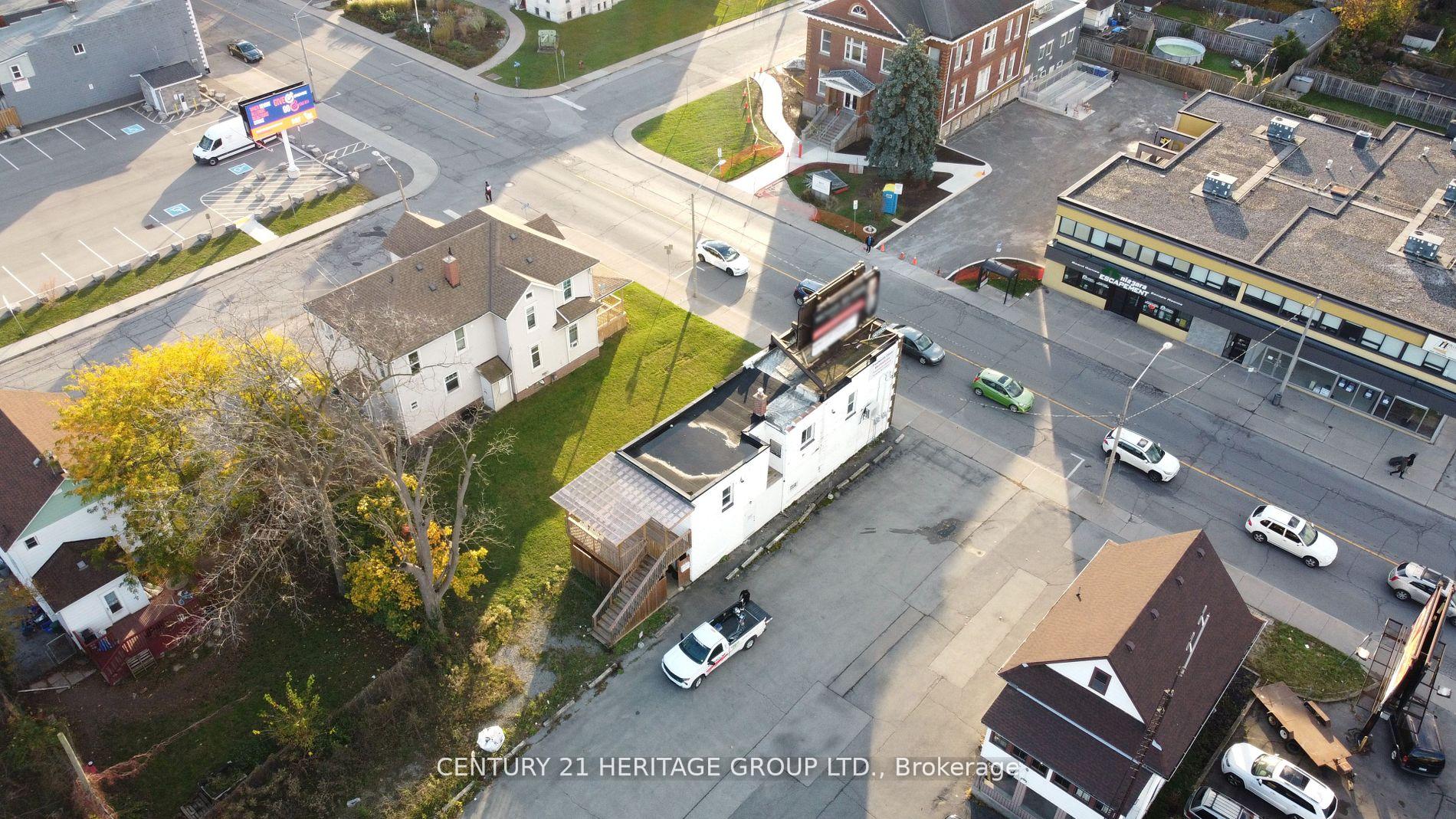Photo 5 of 5002 Victoria Avenue, Niagara Falls, Downtown — HOMEH