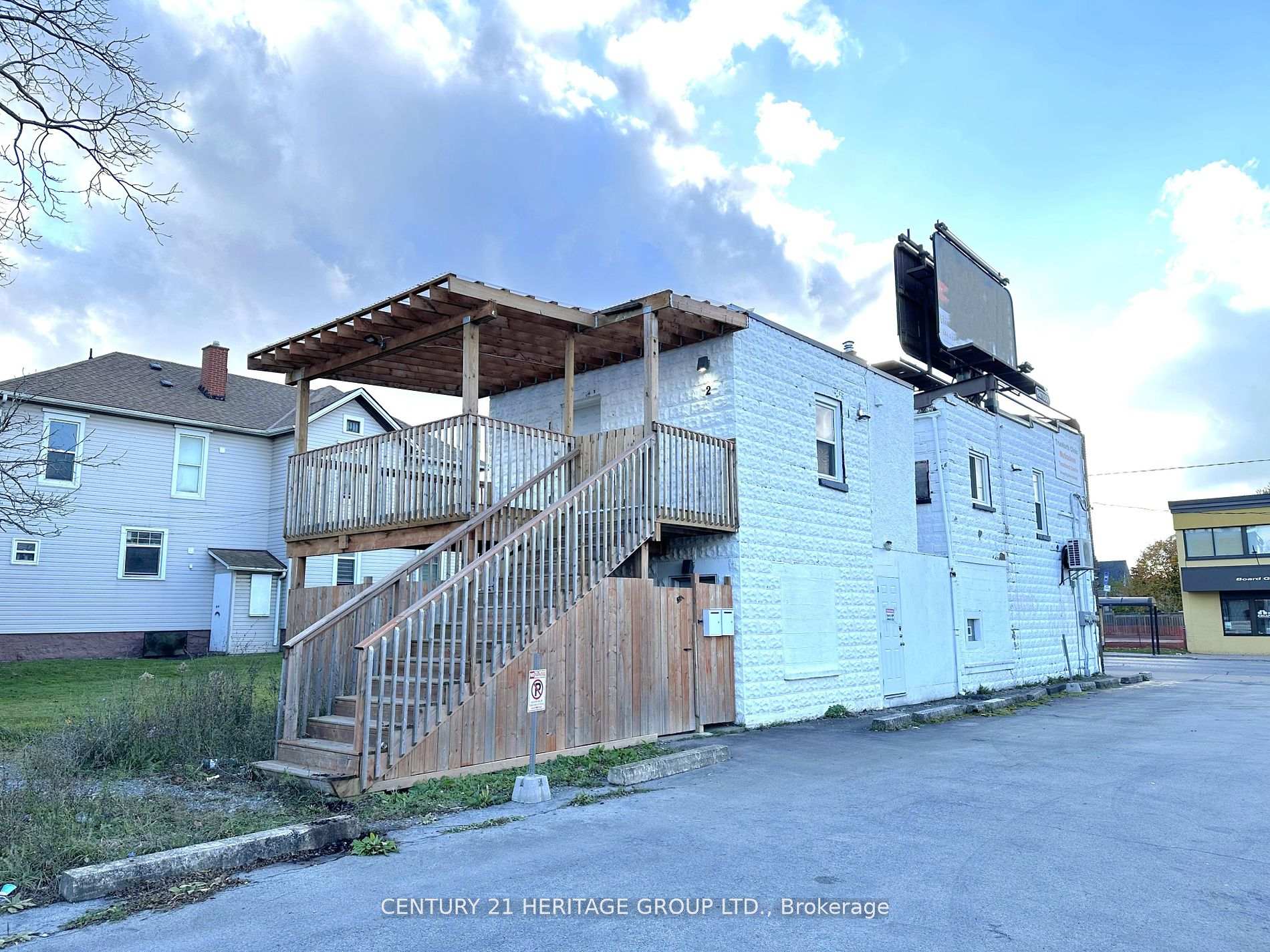 Photo 15 of 5002 Victoria Avenue, Niagara Falls, Downtown — HOMEH
