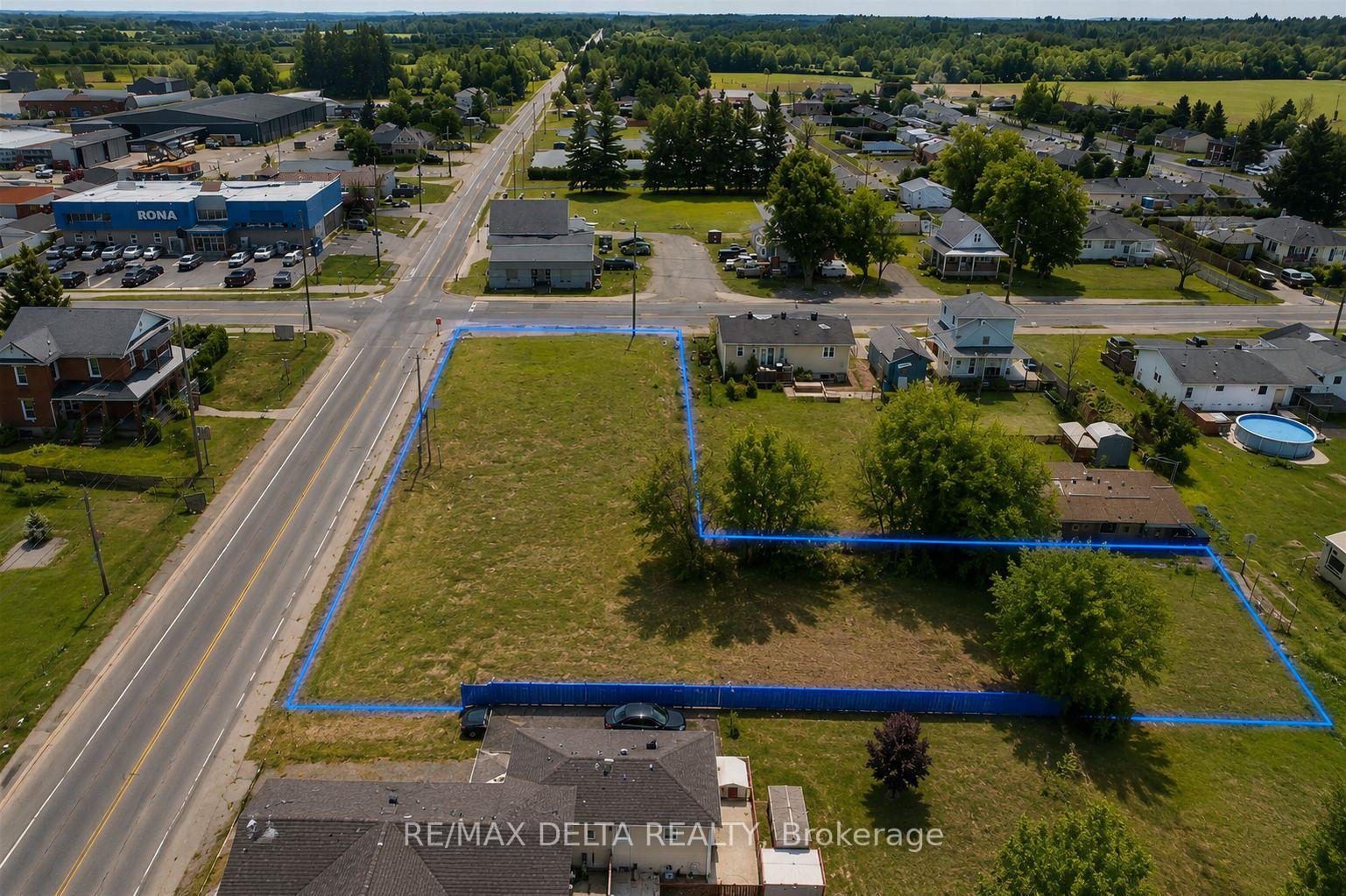Photo of 904 Lacroix Road