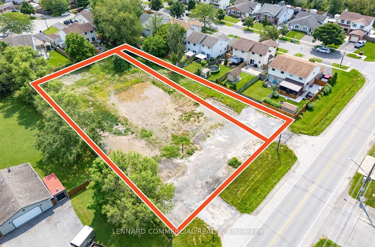 Photo 2 of 215 Riverside Drive, Welland, Broadway — HOMEH