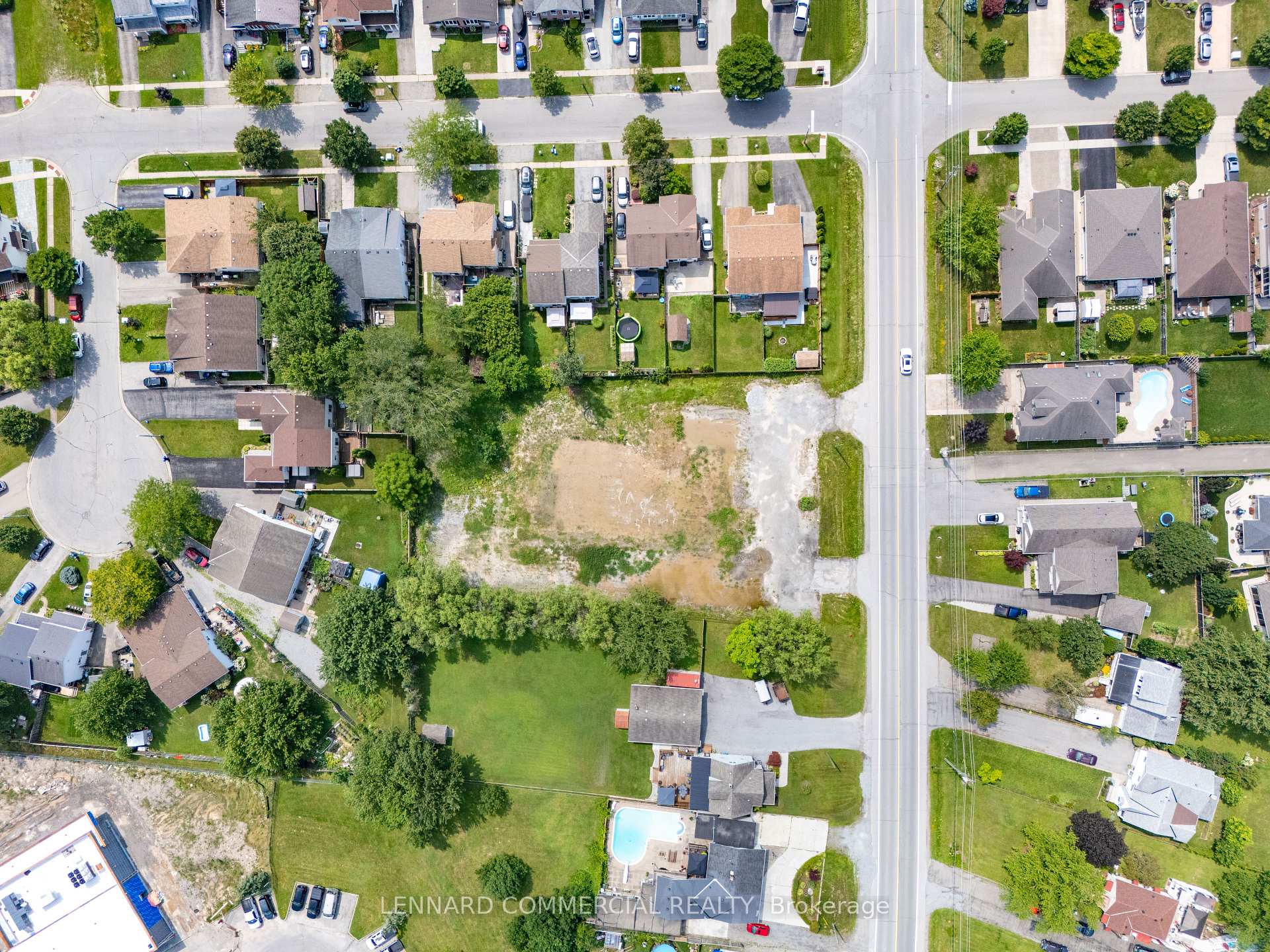 Photo 7 of 215 Riverside Drive, Welland, Broadway — HOMEH