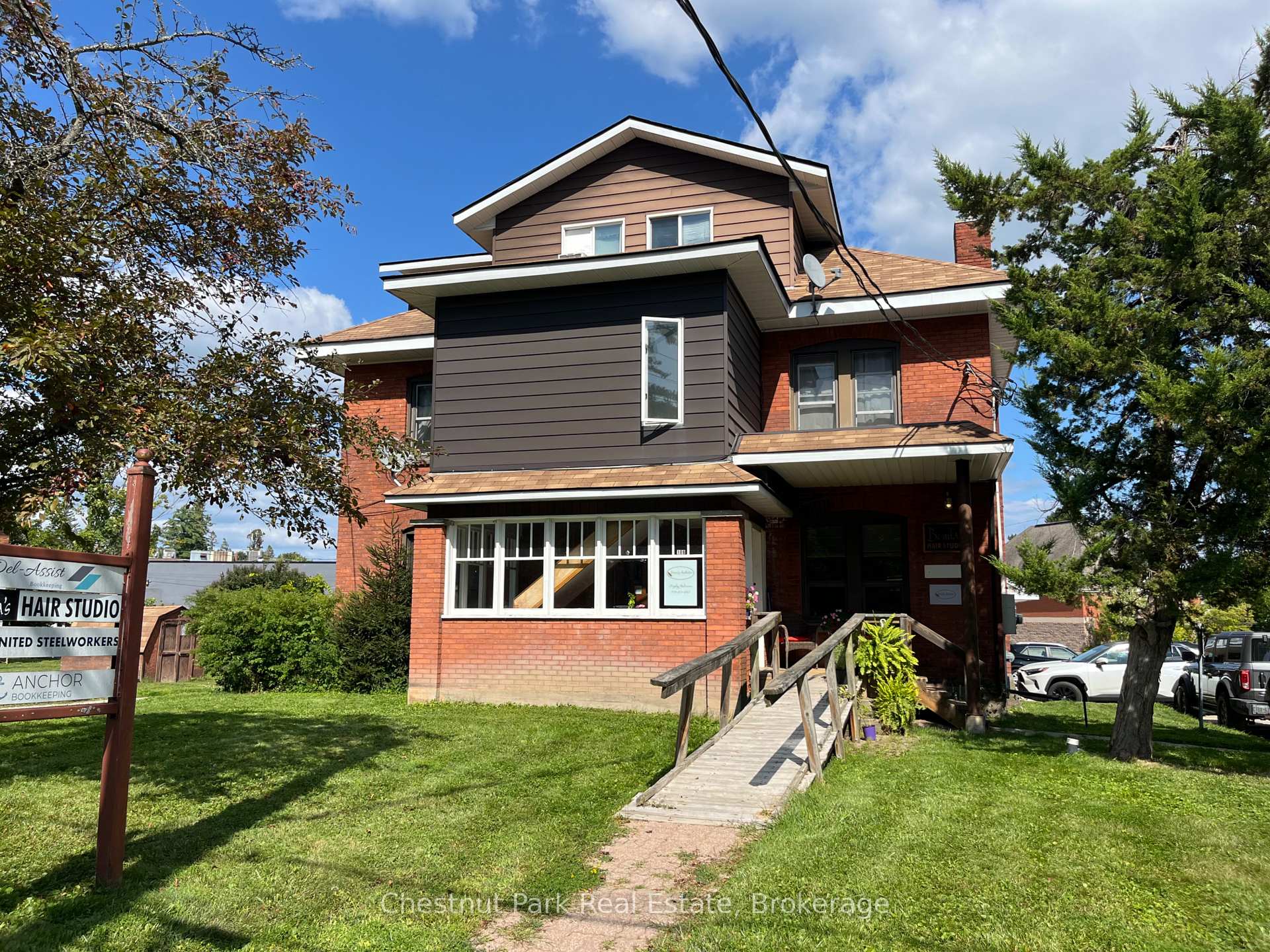 Photo 1 of 109 Kimberley Avenue, Bracebridge — HOMEH