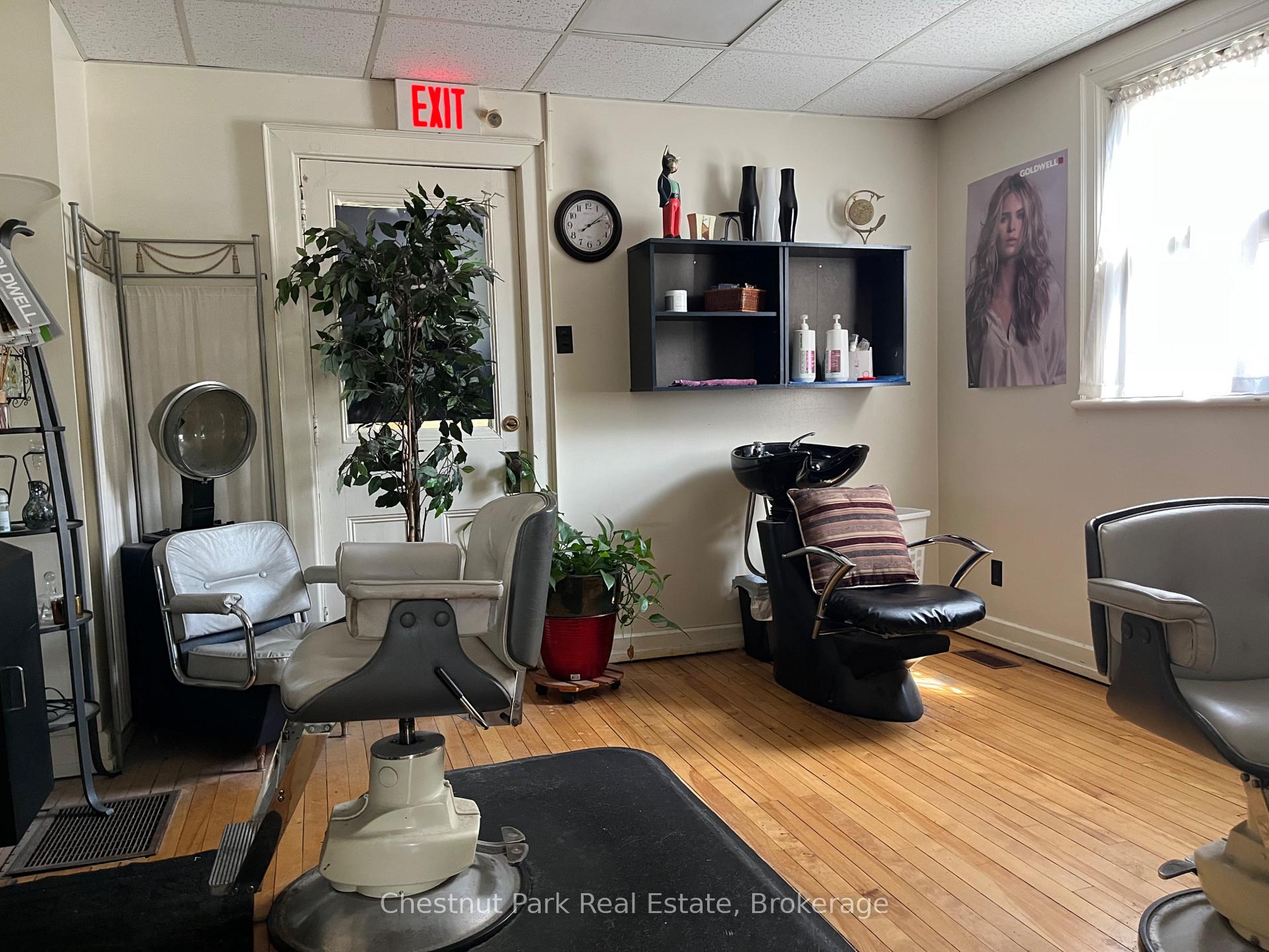 Photo 10 of 109 Kimberley Avenue, Bracebridge — HOMEH