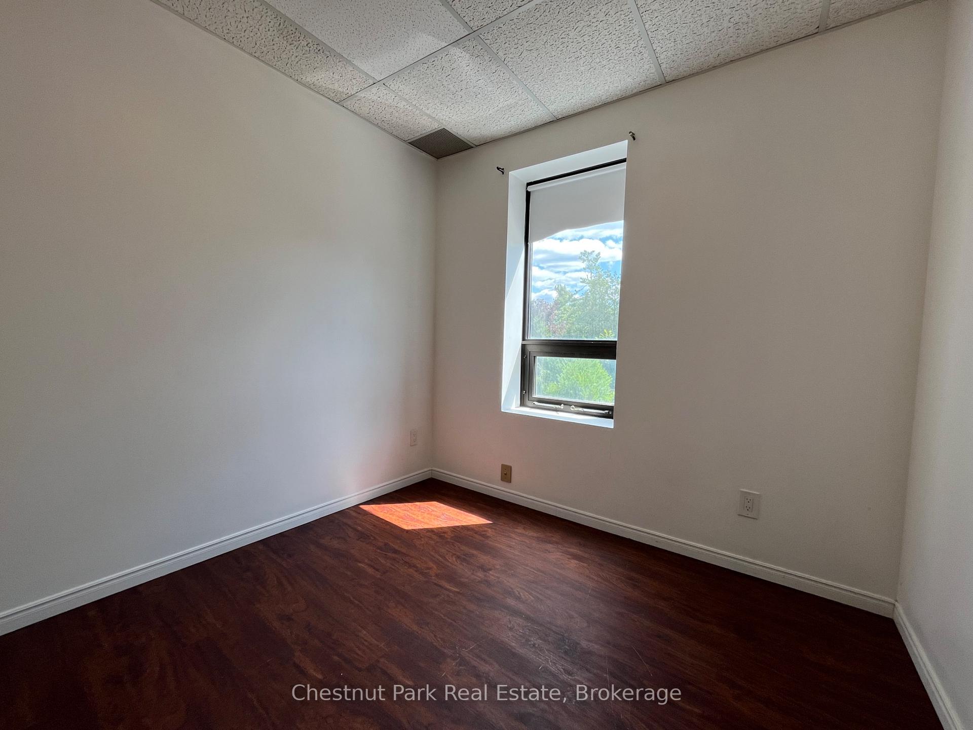 Photo 15 of 109 Kimberley Avenue, Bracebridge — HOMEH