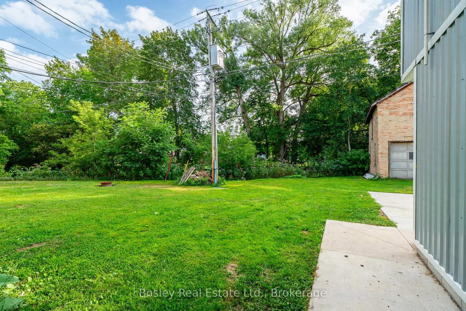 Photo 5 of 30 Elora Street S, Minto — HOMEH
