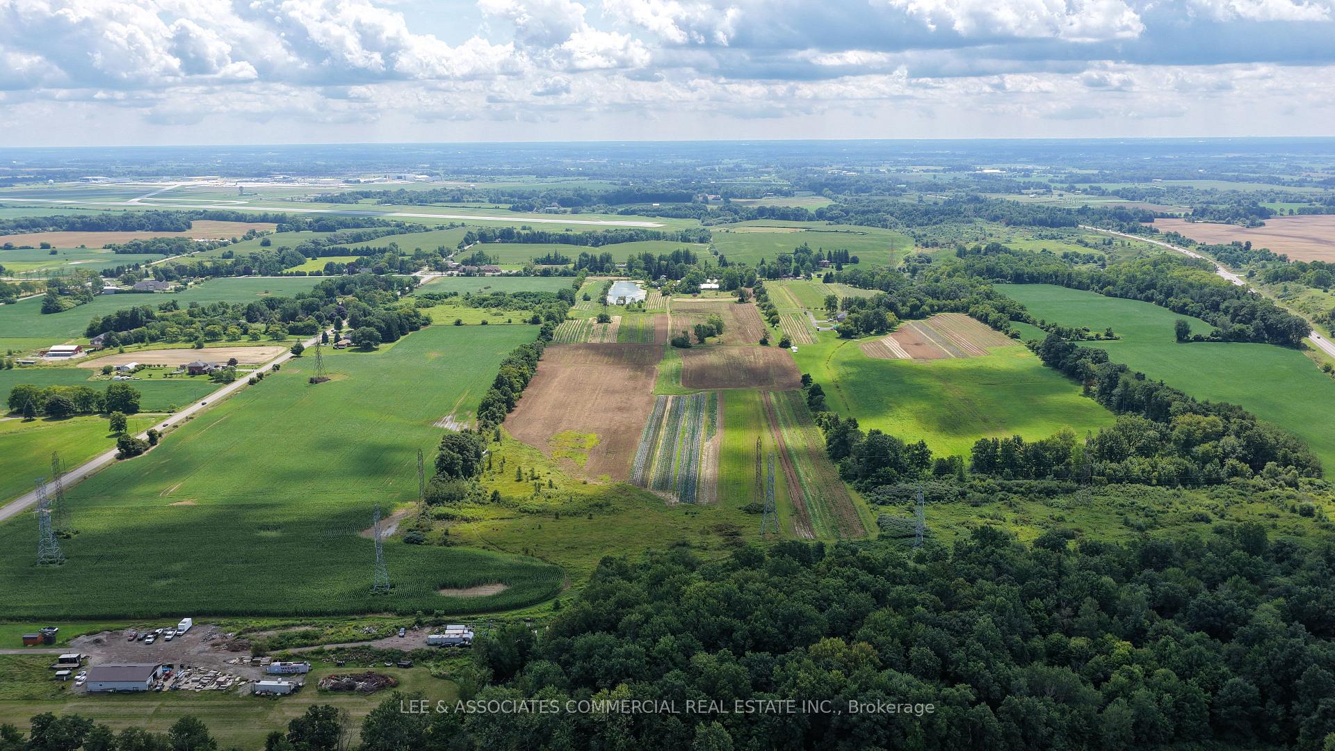 Photo 5 of 451 Book Road E, Hamilton, Airport Employment Area — HOMEH