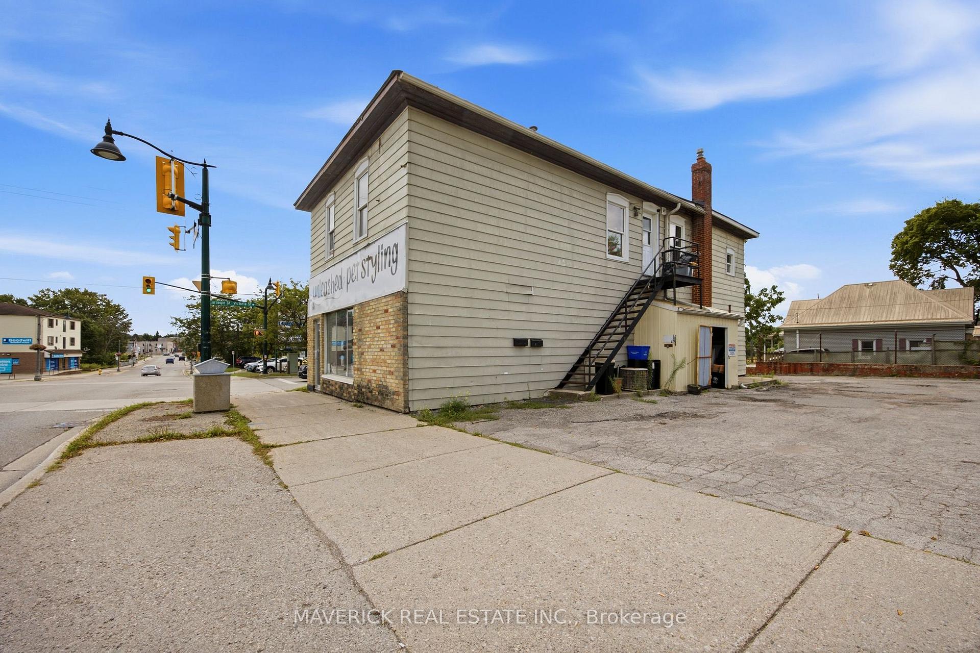 Photo 2 of 101 Thames Street N, Ingersoll, Ingersoll - North — HOMEH