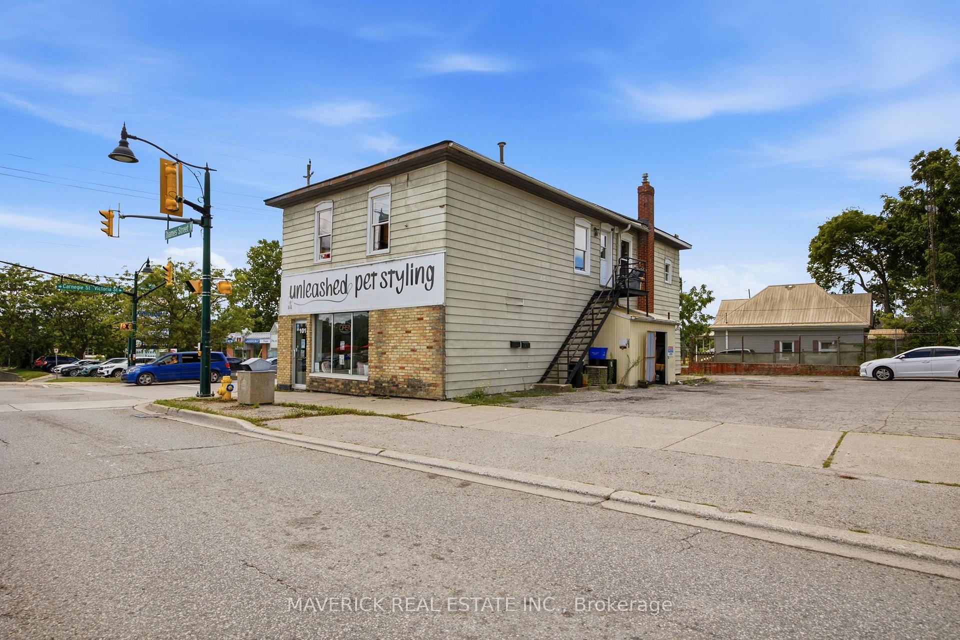 Photo 3 of 101 Thames Street N, Ingersoll, Ingersoll - North — HOMEH