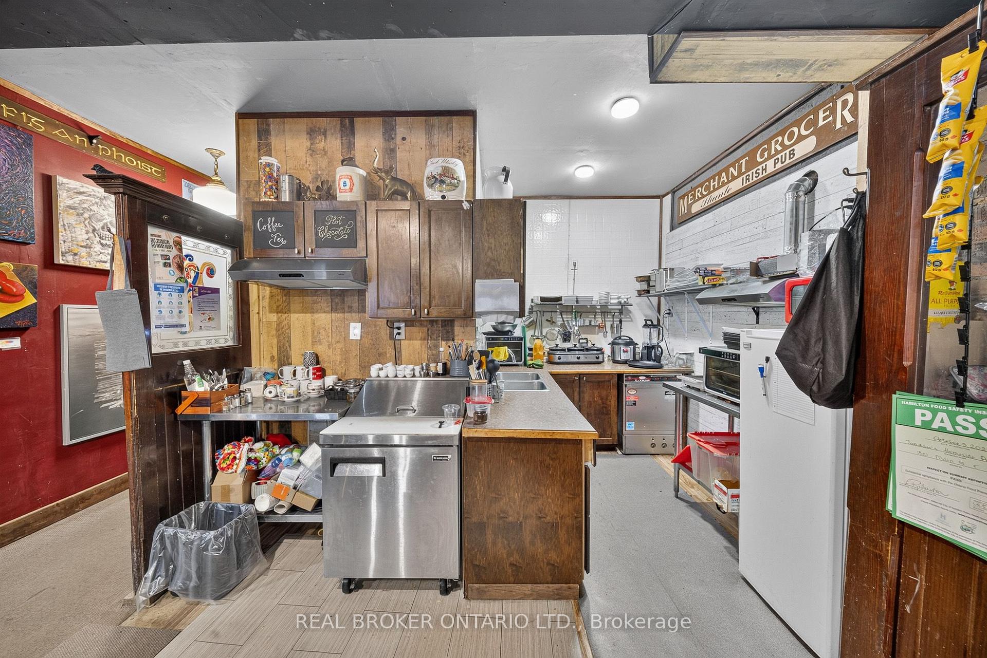 Photo 12 of 1523 Main Street E, Hamilton, Homeside — HOMEH