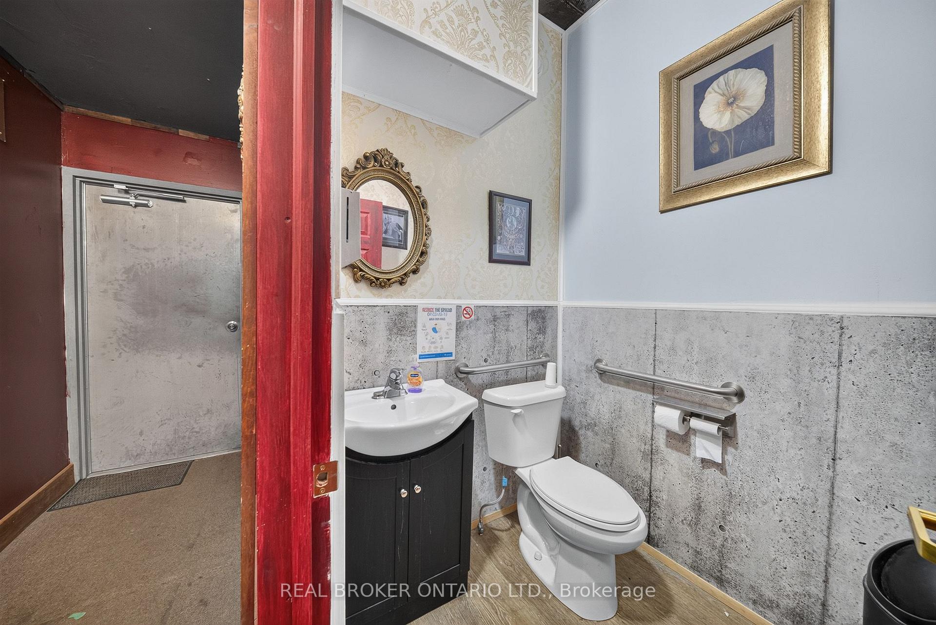 Photo 13 of 1523 Main Street E, Hamilton, Homeside — HOMEH