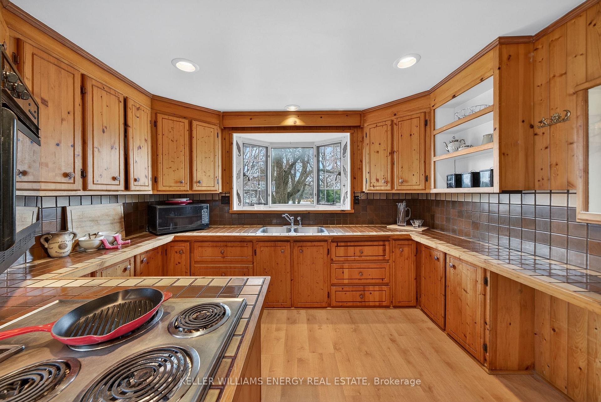 Photo 10 of 419 County Rd 25, Prince Edward County, North Marysburg Ward — HOMEH
