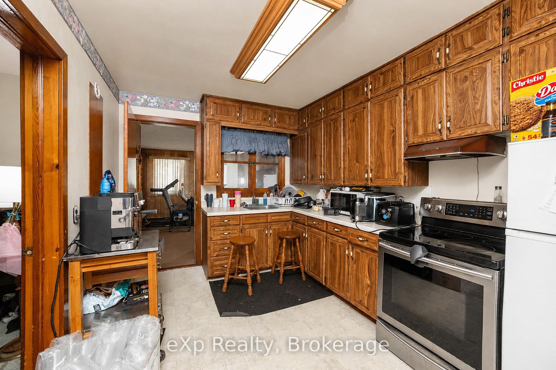 Photo 7 of 827 3rd Avenue E, Owen Sound — HOMEH