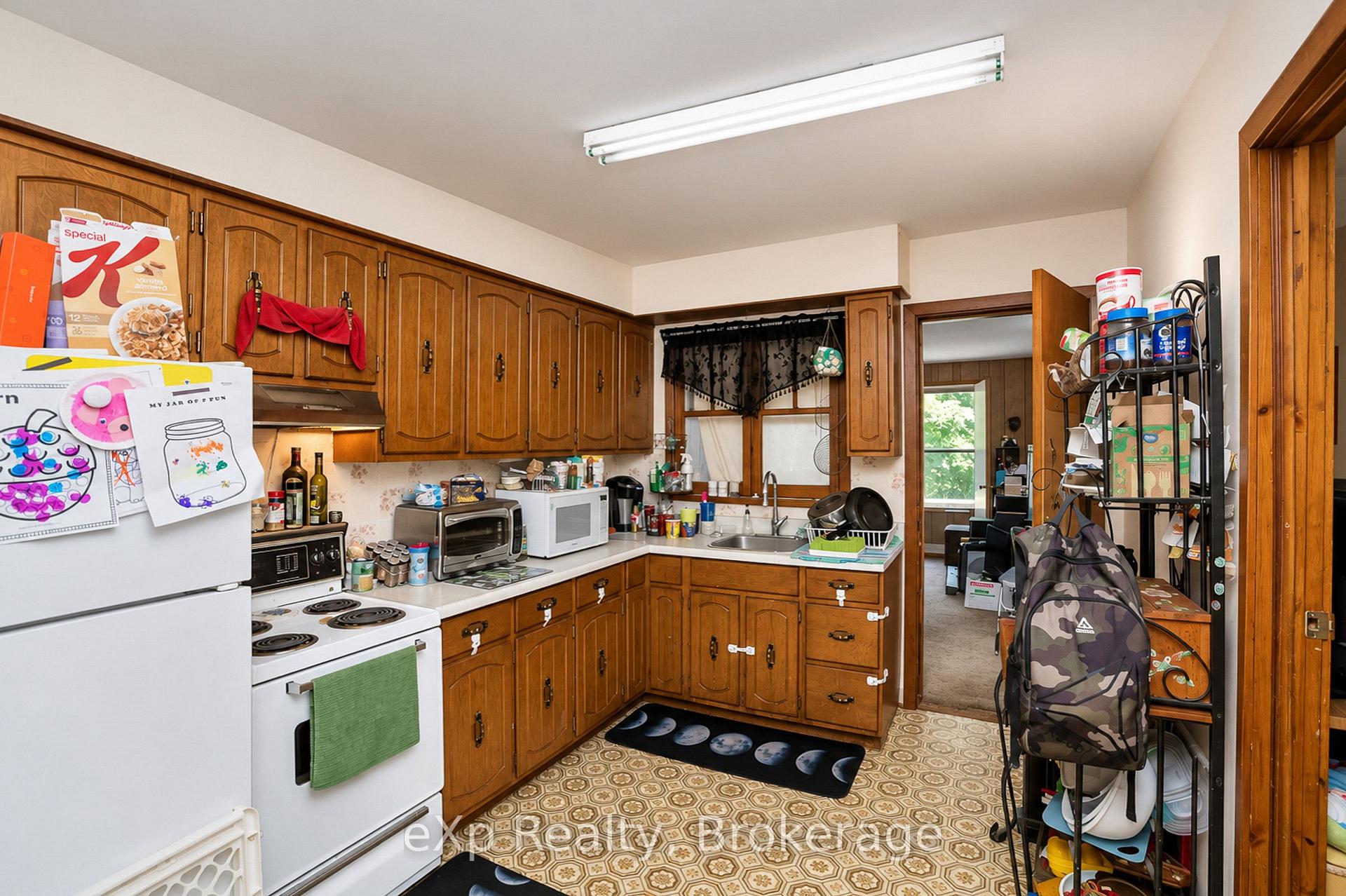 Photo 9 of 827 3rd Avenue E, Owen Sound — HOMEH
