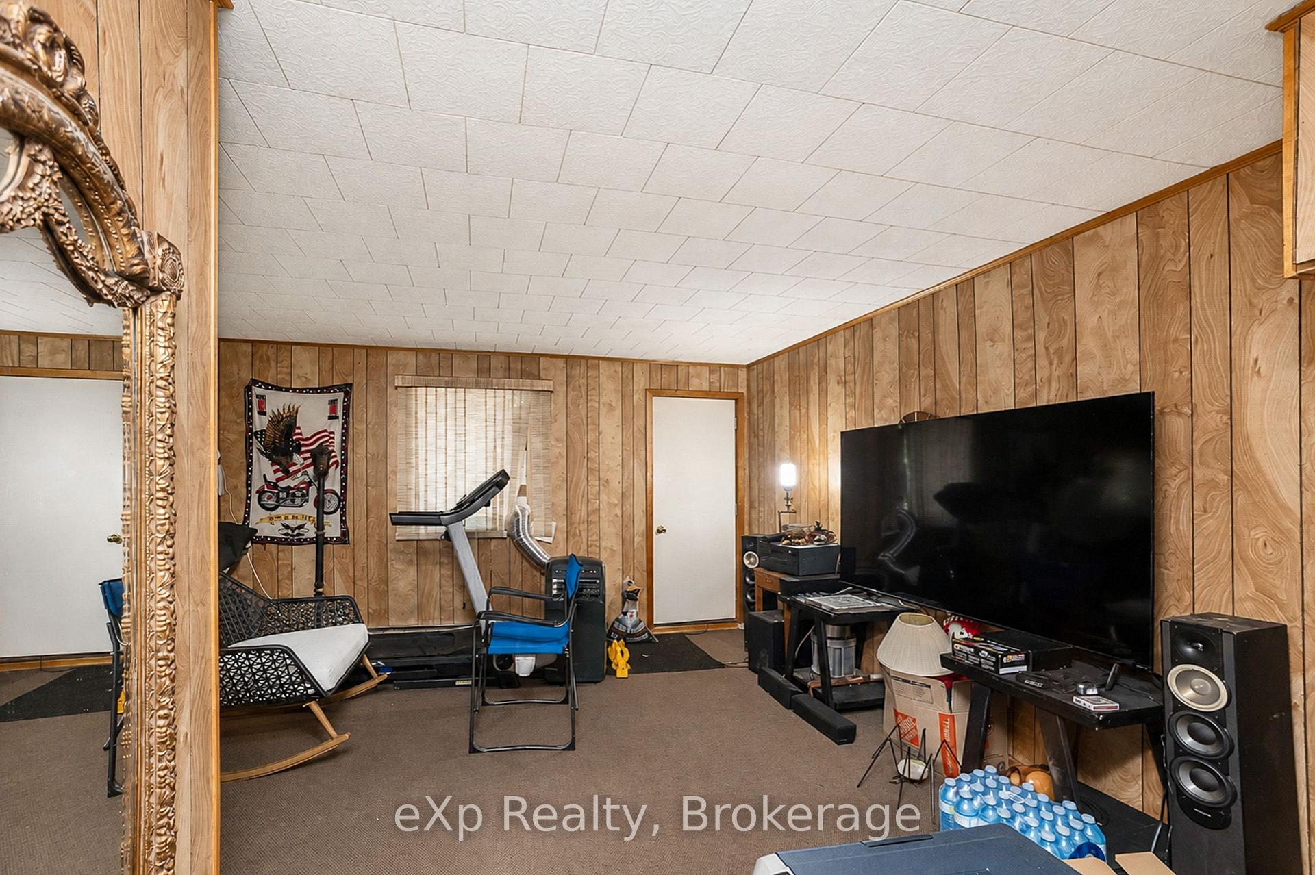 Photo 8 of 827 3rd Avenue E, Owen Sound — HOMEH