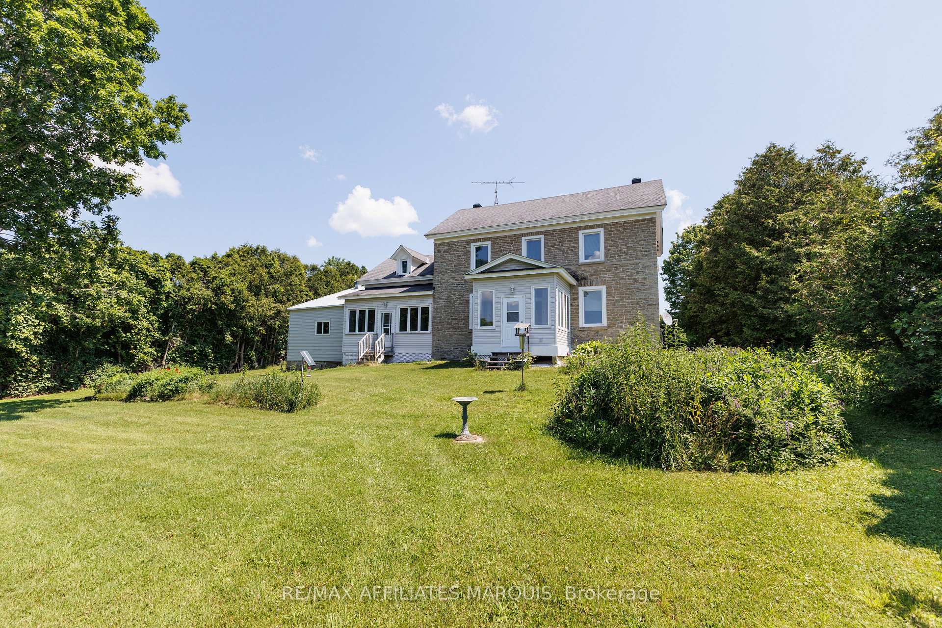 Photo 2 of 7105 Adams Road, Edwardsburgh/Cardinal, Edwardsburgh/Cardinal Twp — HOMEH
