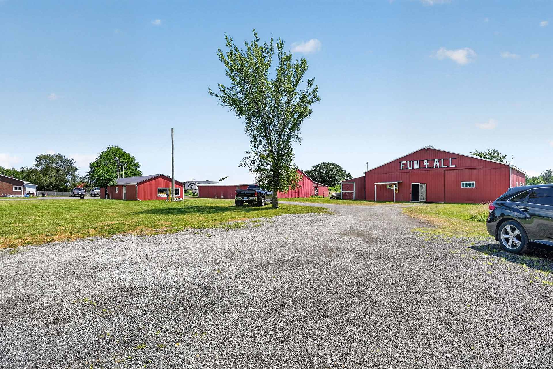 Photo 15 of 3380 Baker Road, Niagara Falls, Lyons Creek — HOMEH