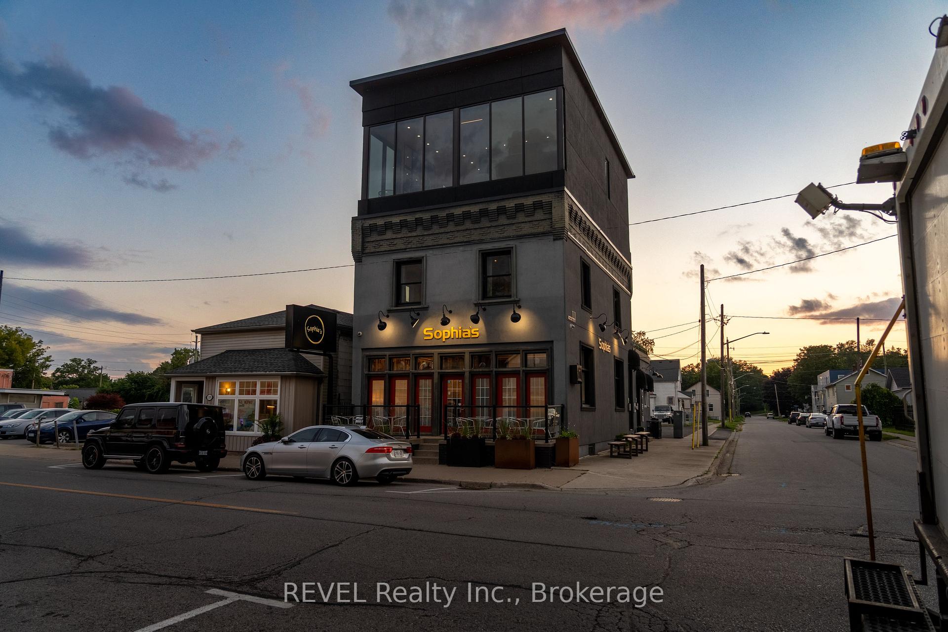 Photo of Unit 1, 111 Niagara Boulevard